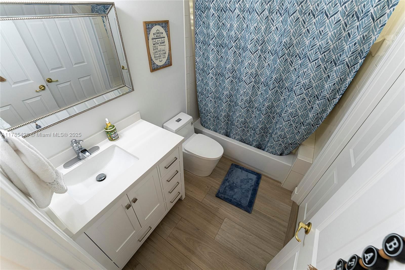 Real estate property located at 4023 Lake Estates Dr, Broward, R0lling Hills Golf & Tenn, Davie, FL