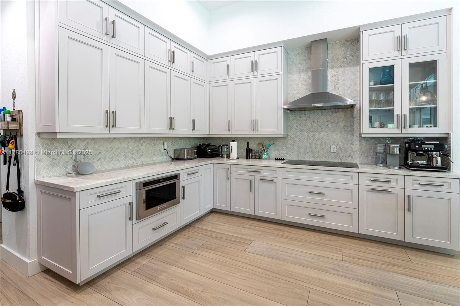 Real estate property located at 4023 Lake Estates Dr, Broward, R0lling Hills Golf & Tenn, Davie, FL