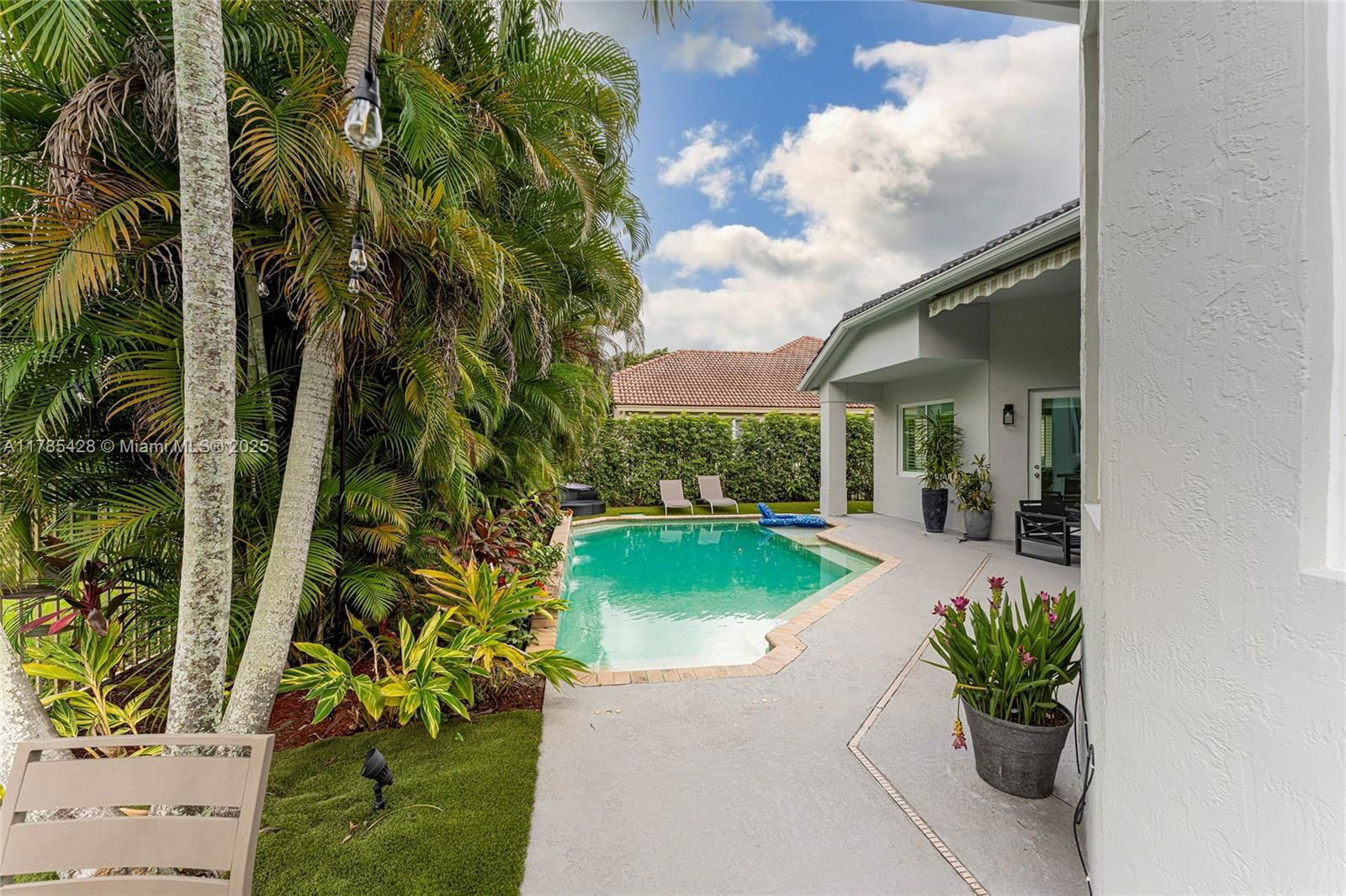 Real estate property located at 4023 Lake Estates Dr, Broward, R0lling Hills Golf & Tenn, Davie, FL
