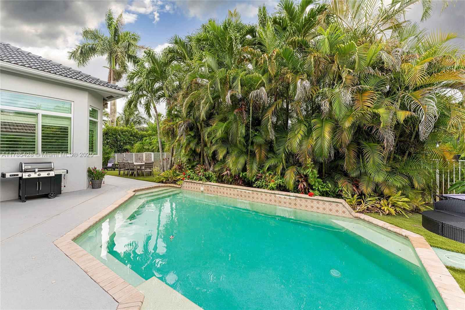 Real estate property located at 4023 Lake Estates Dr, Broward, R0lling Hills Golf & Tenn, Davie, FL