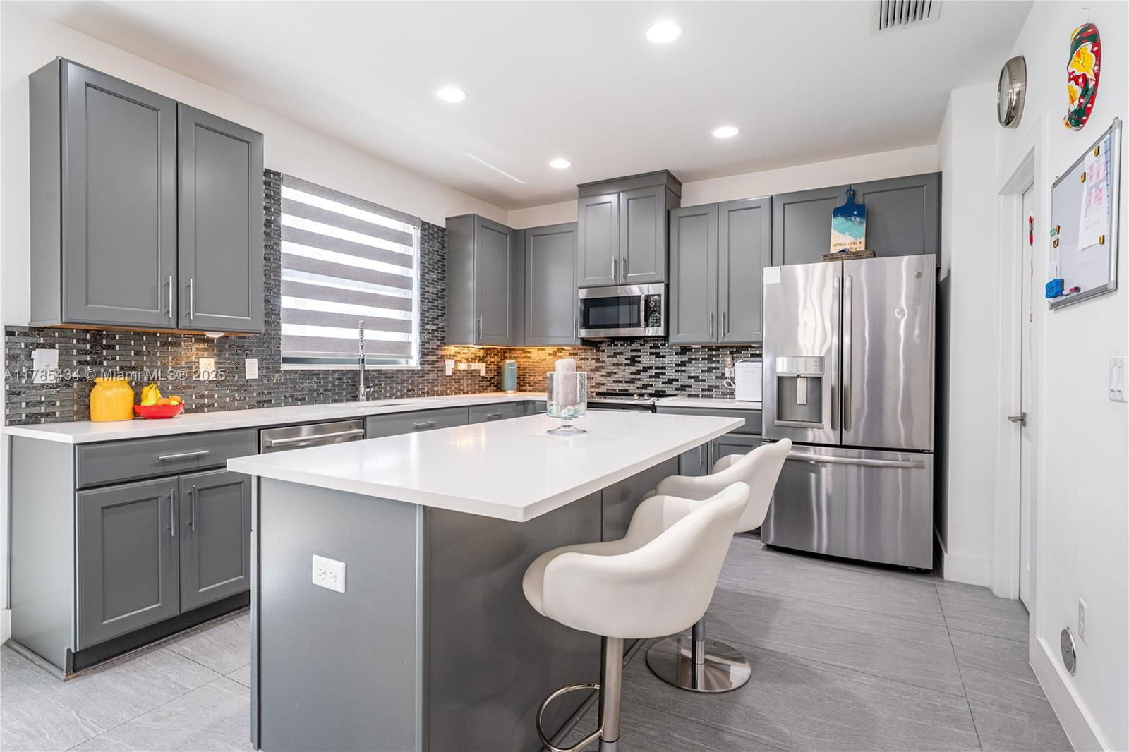 Real estate property located at 4538 Aqua Bella Ln, Broward, Canal Groves, Dania Beach, FL
