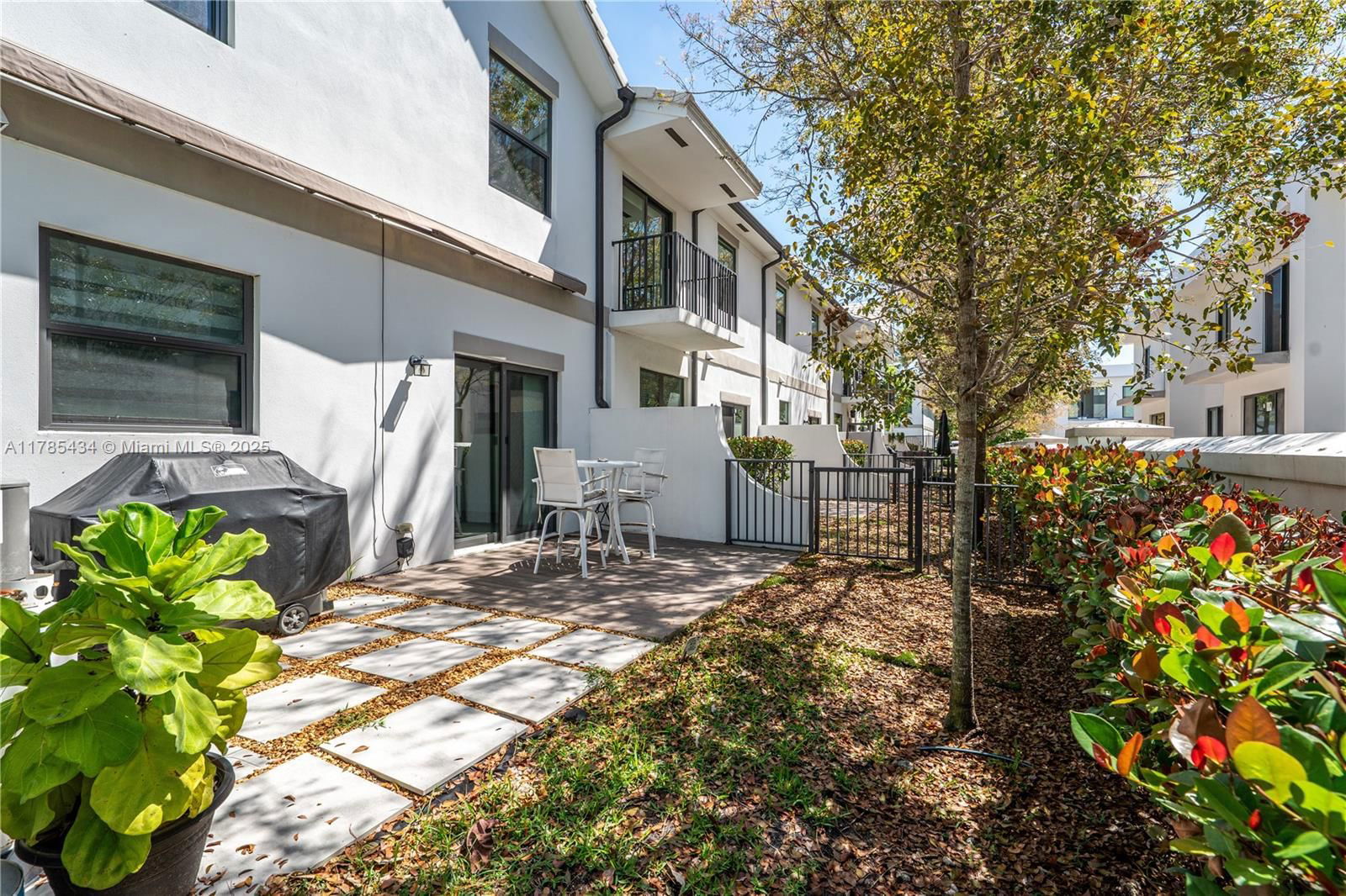 Real estate property located at 4538 Aqua Bella Ln, Broward, Canal Groves, Dania Beach, FL