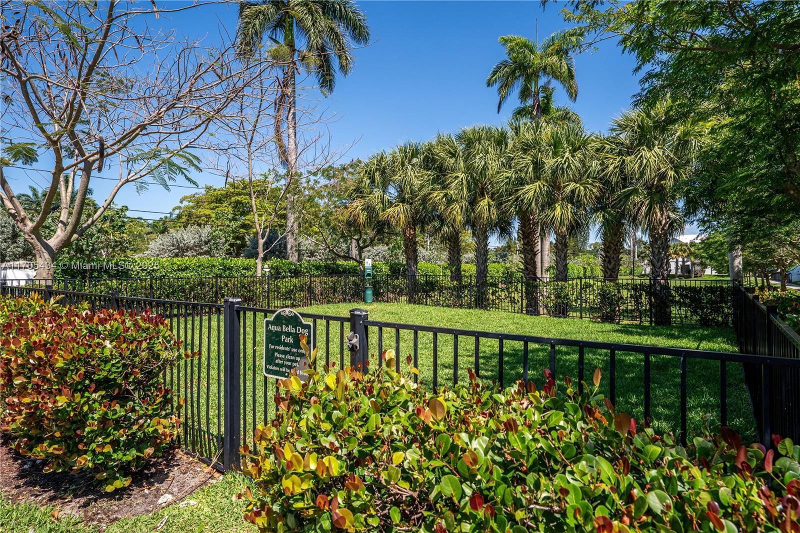 Real estate property located at 4538 Aqua Bella Ln, Broward, Canal Groves, Dania Beach, FL