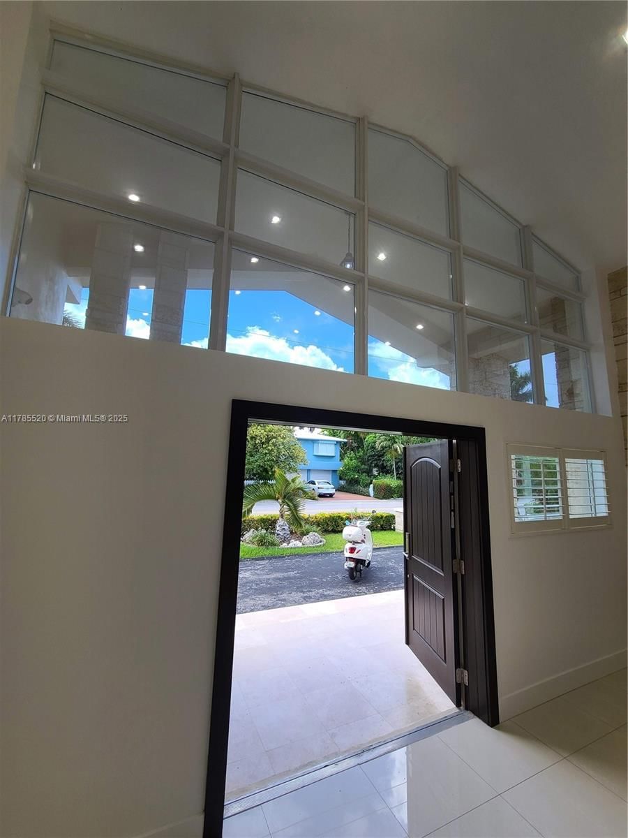 Real estate property located at 9825 Broadview Ter, Miami-dade, Bay Harbor Island, Bay Harbor Islands, FL