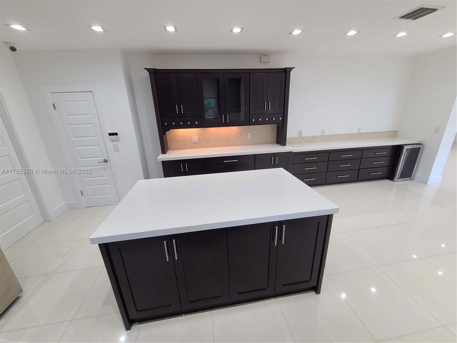 Real estate property located at 9825 Broadview Ter, Miami-dade, Bay Harbor Island, Bay Harbor Islands, FL