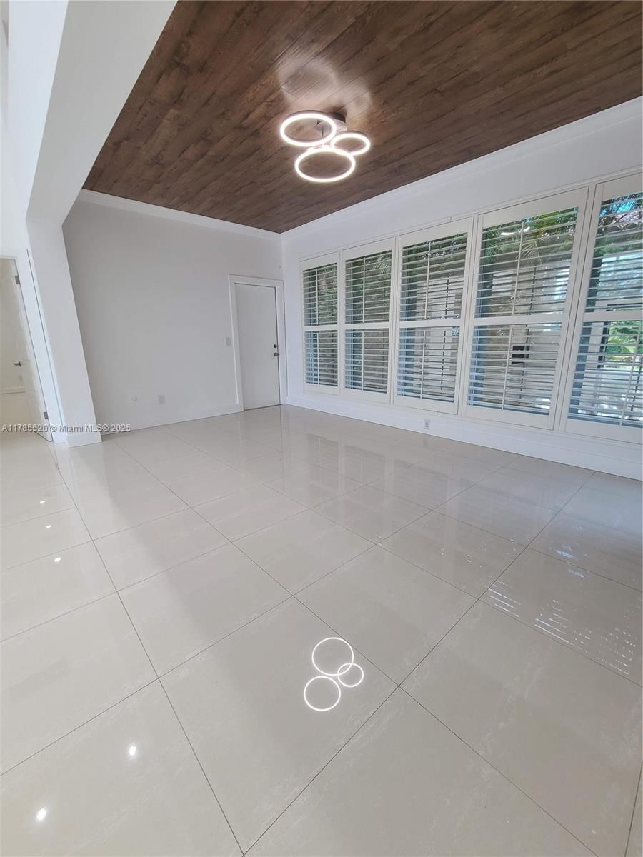 Real estate property located at 9825 Broadview Ter, Miami-dade, Bay Harbor Island, Bay Harbor Islands, FL