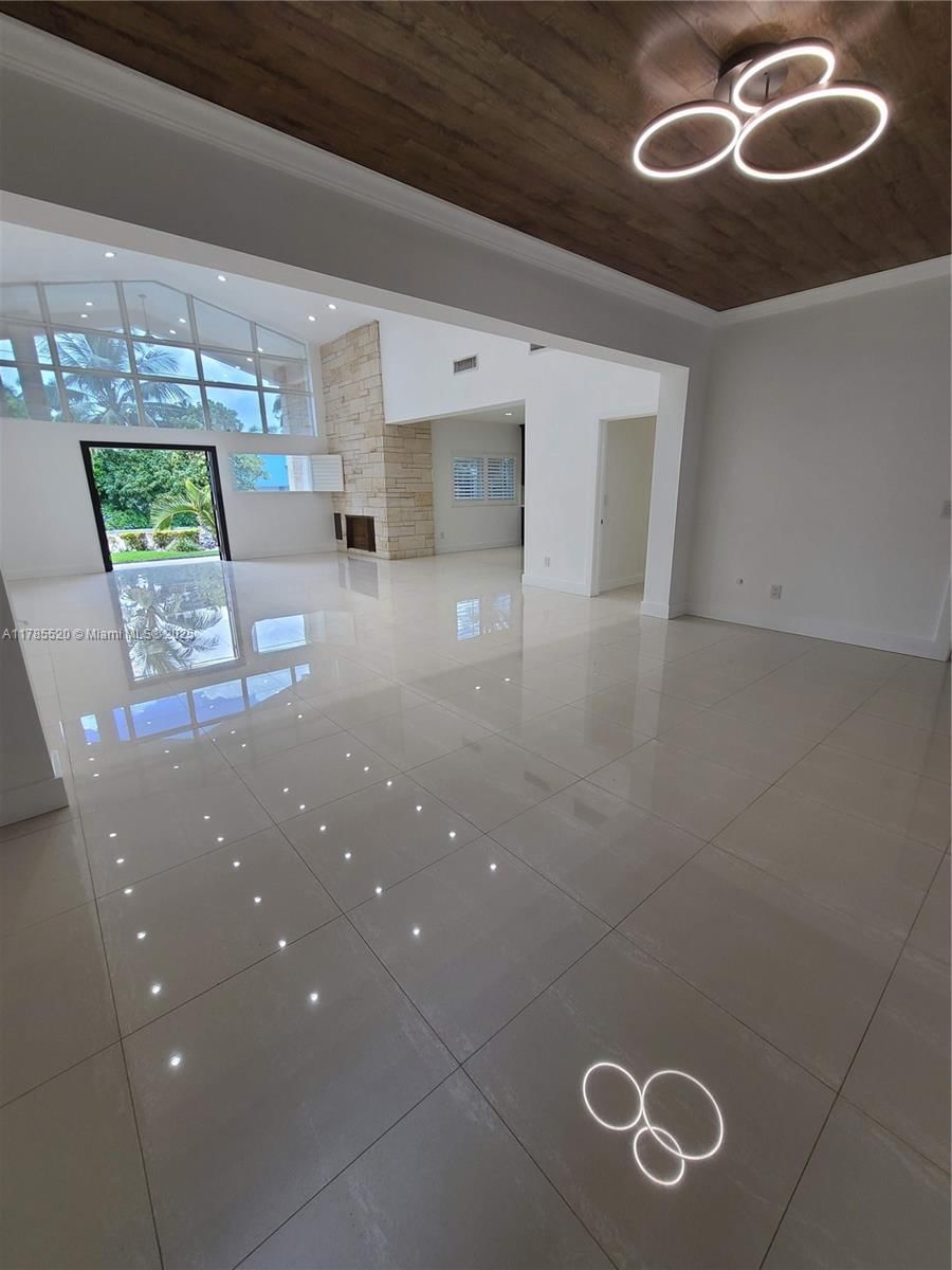 Real estate property located at 9825 Broadview Ter, Miami-dade, Bay Harbor Island, Bay Harbor Islands, FL
