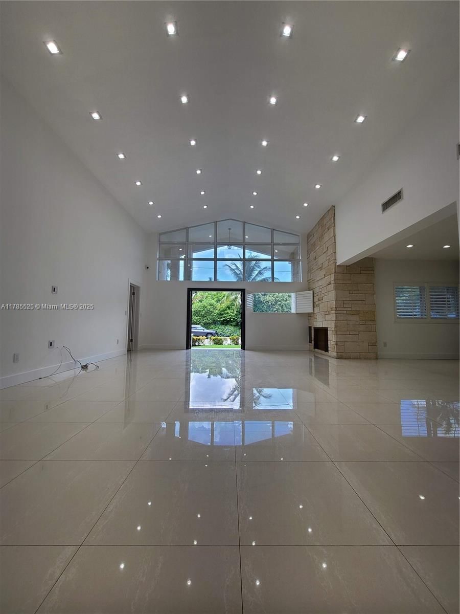 Real estate property located at 9825 Broadview Ter, Miami-dade, Bay Harbor Island, Bay Harbor Islands, FL
