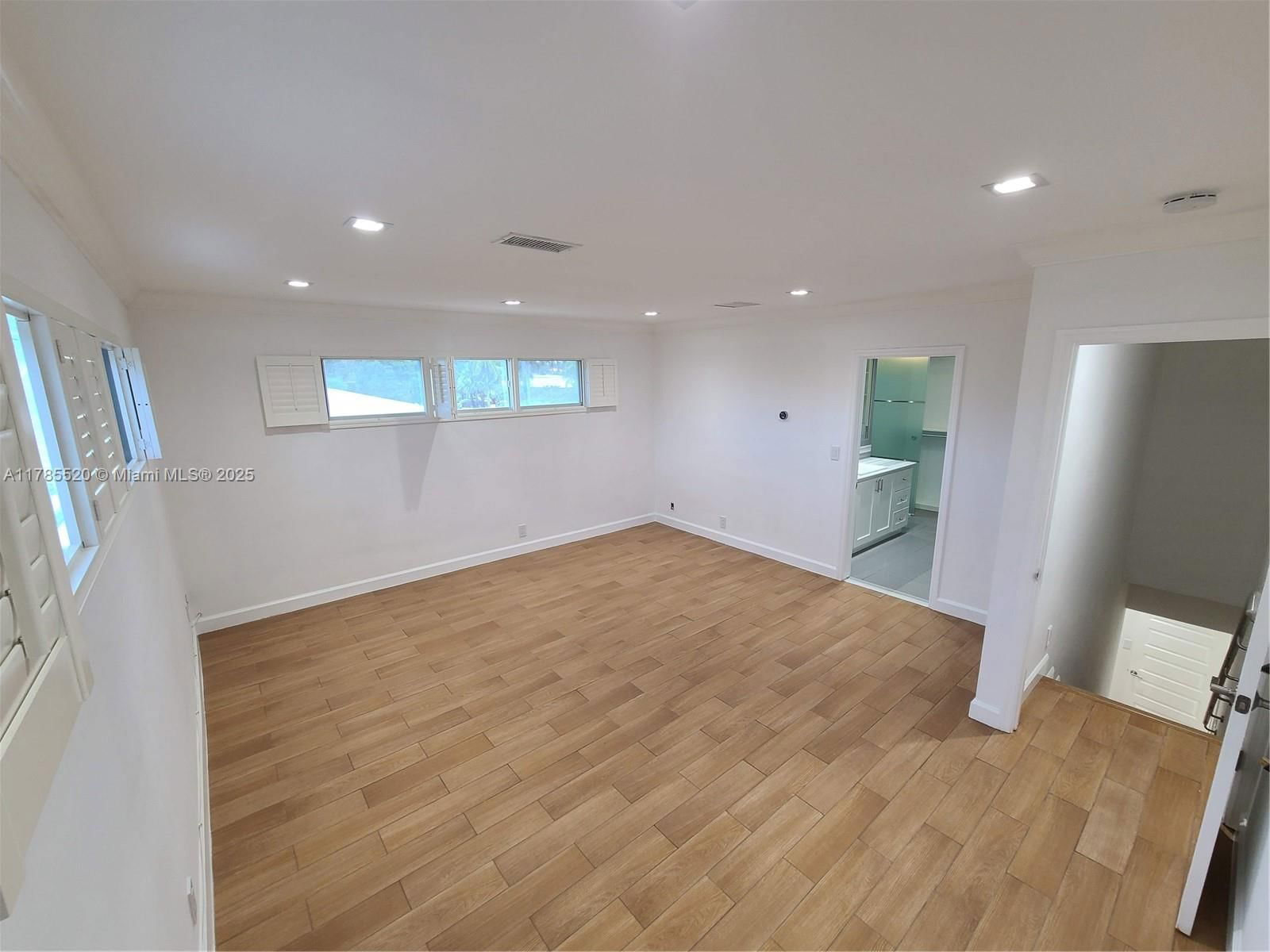 Real estate property located at 9825 Broadview Ter, Miami-dade, Bay Harbor Island, Bay Harbor Islands, FL