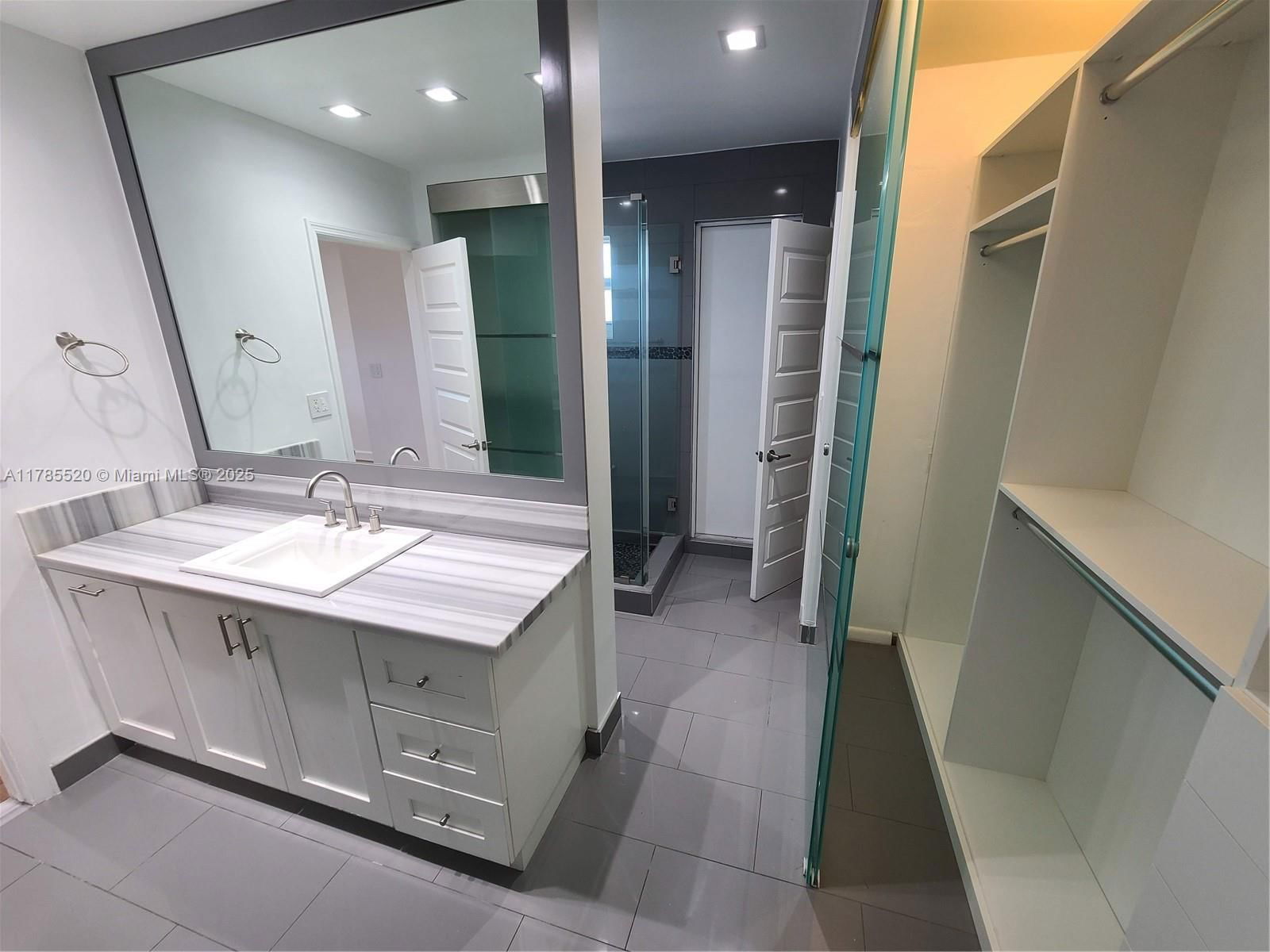 Real estate property located at 9825 Broadview Ter, Miami-dade, Bay Harbor Island, Bay Harbor Islands, FL
