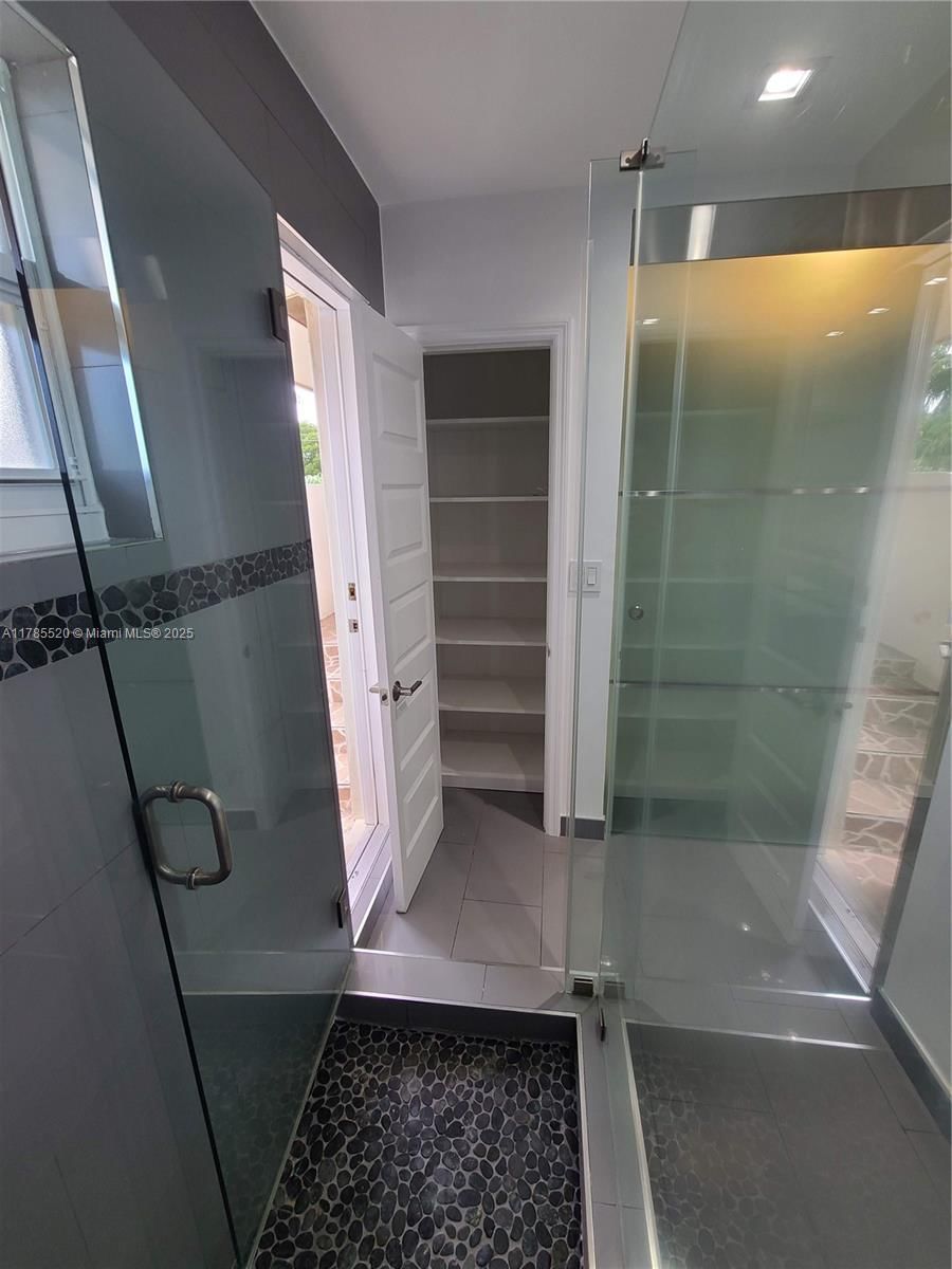 Real estate property located at 9825 Broadview Ter, Miami-dade, Bay Harbor Island, Bay Harbor Islands, FL