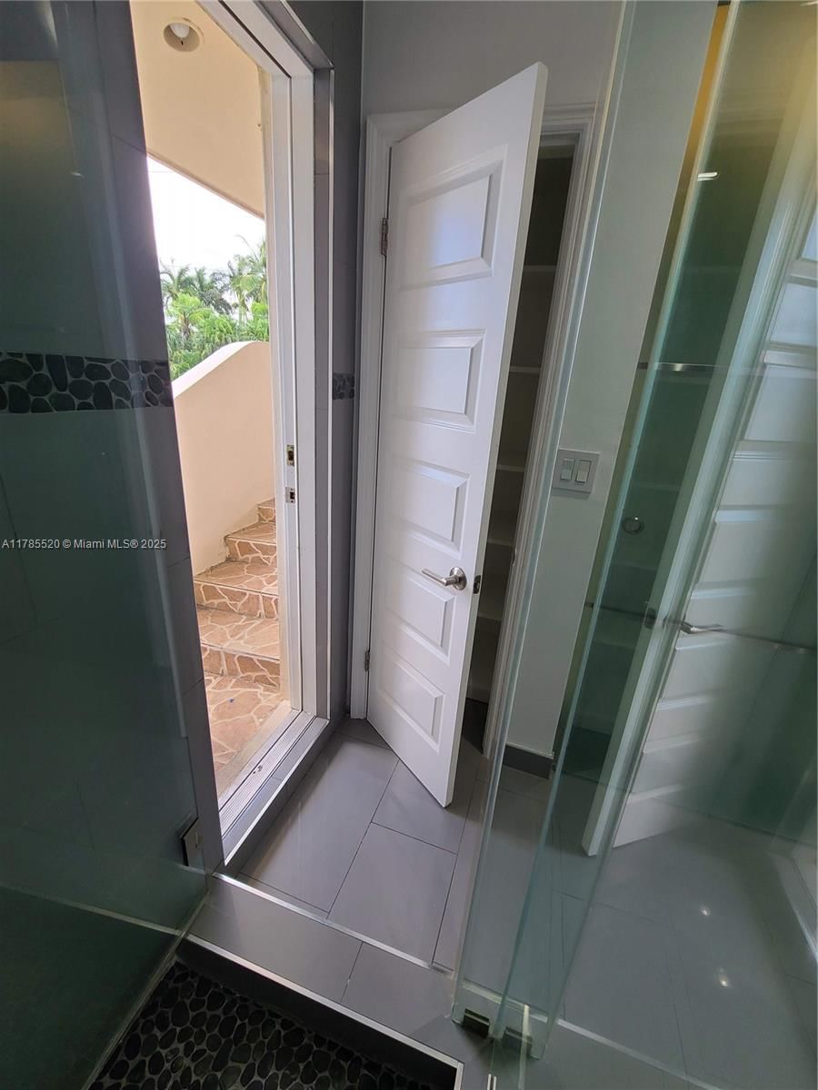 Real estate property located at 9825 Broadview Ter, Miami-dade, Bay Harbor Island, Bay Harbor Islands, FL