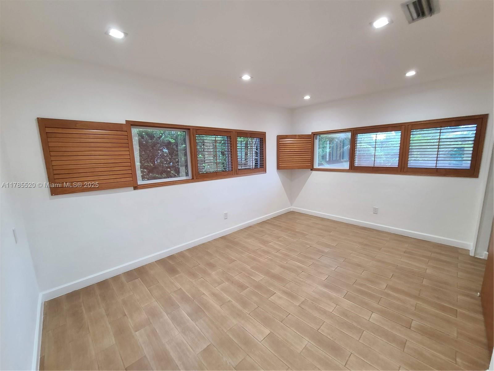Real estate property located at 9825 Broadview Ter, Miami-dade, Bay Harbor Island, Bay Harbor Islands, FL