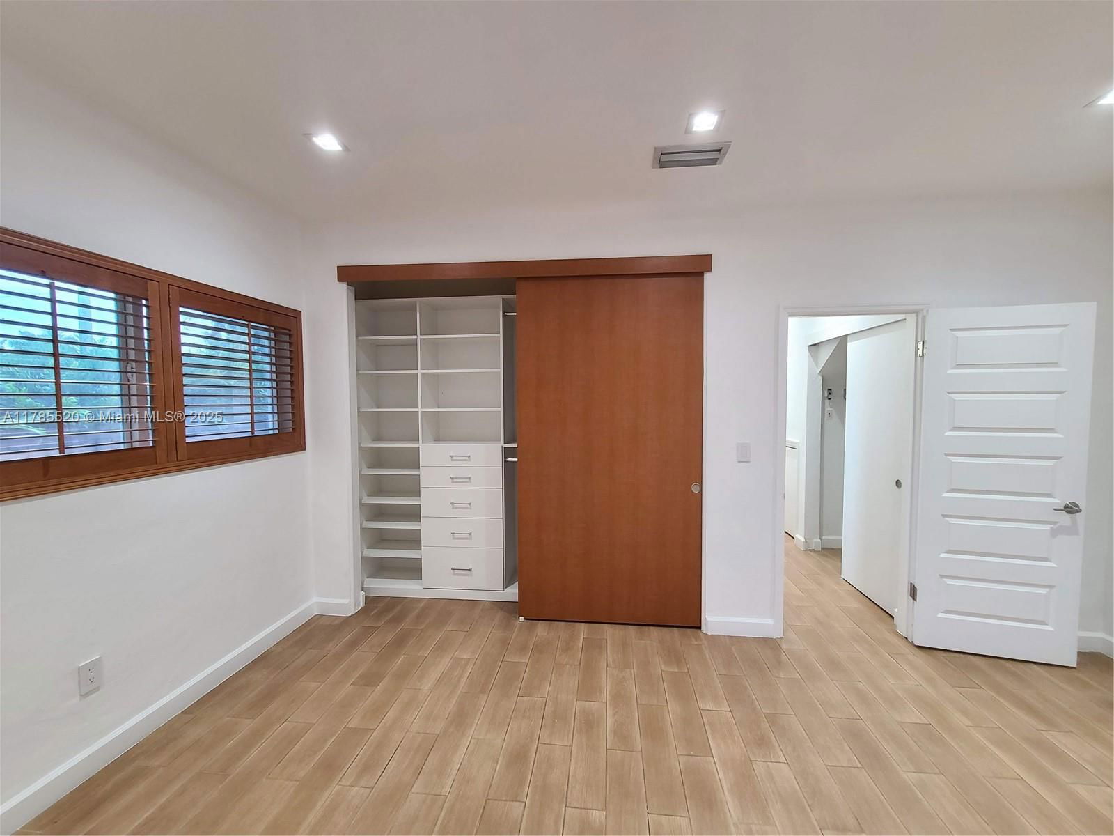 Real estate property located at 9825 Broadview Ter, Miami-dade, Bay Harbor Island, Bay Harbor Islands, FL