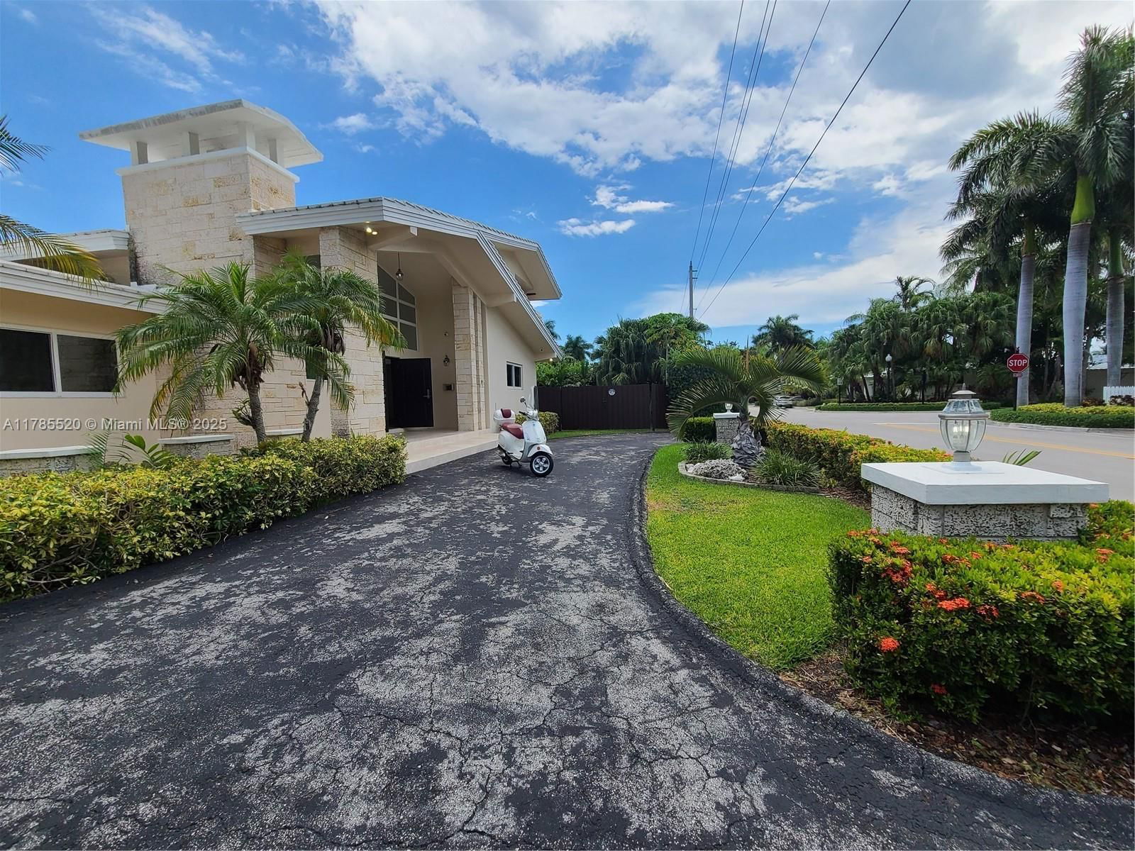 Real estate property located at 9825 Broadview Ter, Miami-dade, Bay Harbor Island, Bay Harbor Islands, FL