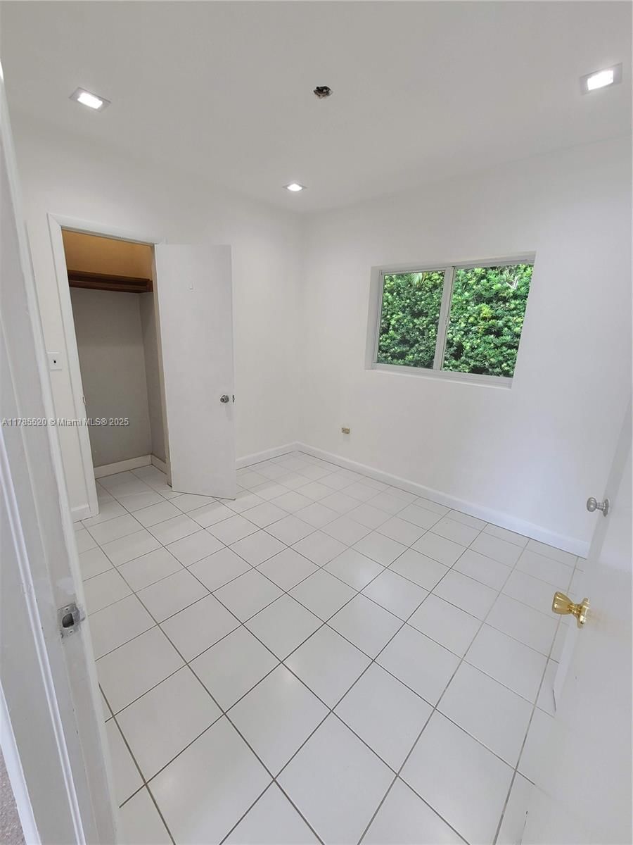 Real estate property located at 9825 Broadview Ter, Miami-dade, Bay Harbor Island, Bay Harbor Islands, FL