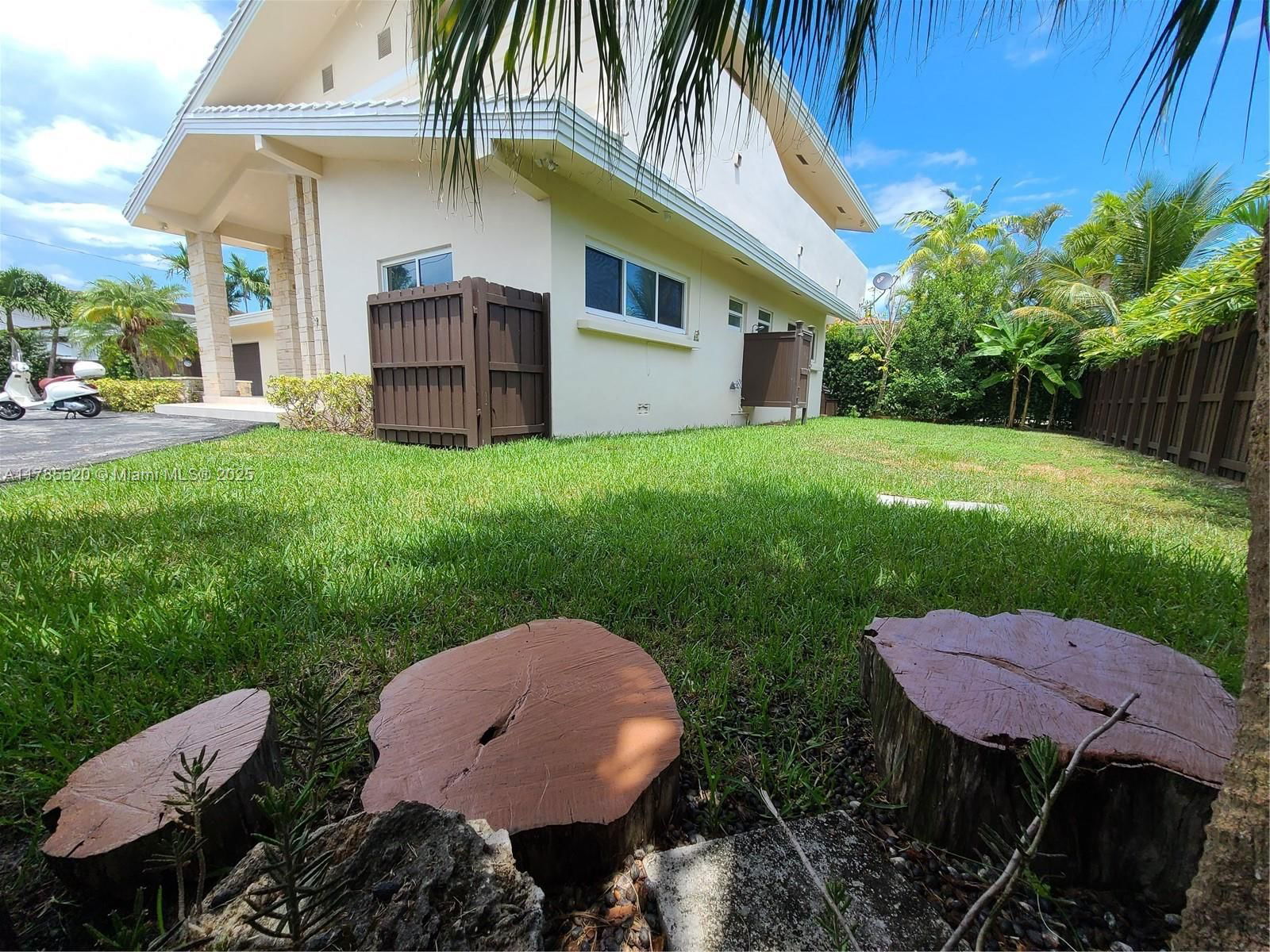 Real estate property located at 9825 Broadview Ter, Miami-dade, Bay Harbor Island, Bay Harbor Islands, FL