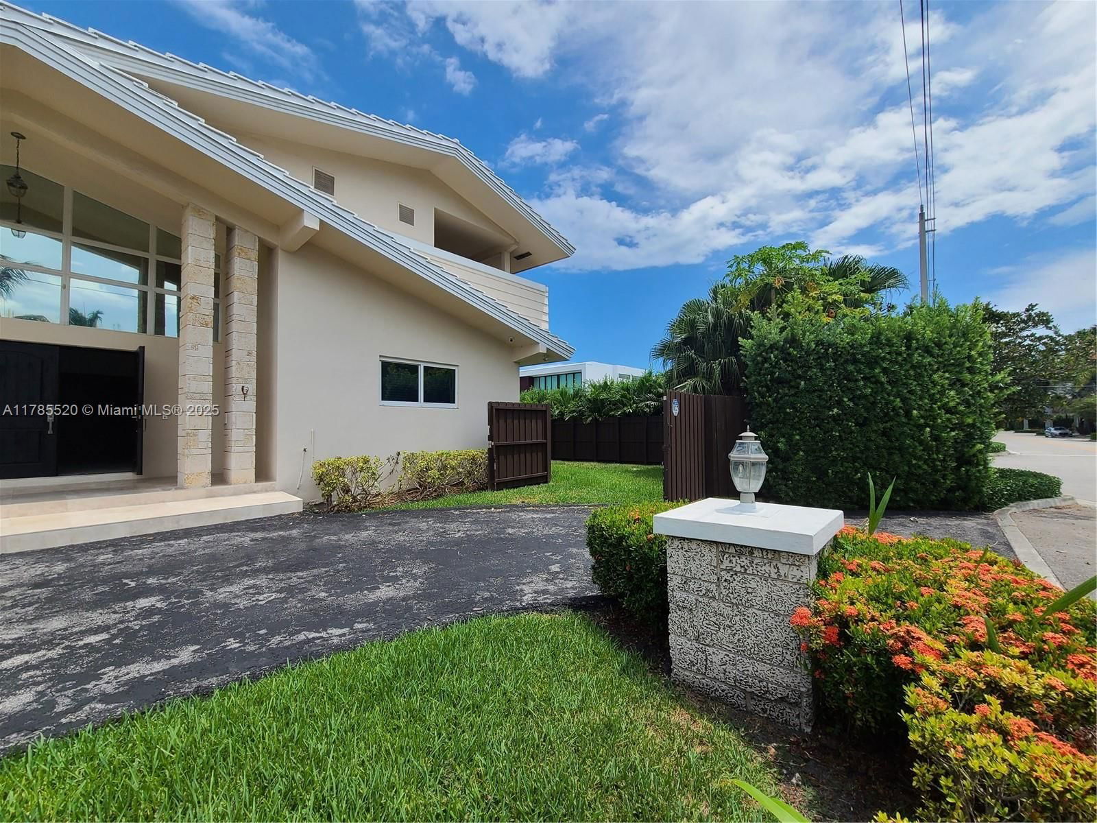 Real estate property located at 9825 Broadview Ter, Miami-dade, Bay Harbor Island, Bay Harbor Islands, FL