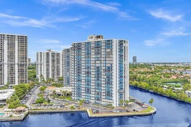 Real estate property located at 20515 Country Club Dr #248, Miami-dade, Waterview Condo, Aventura, FL