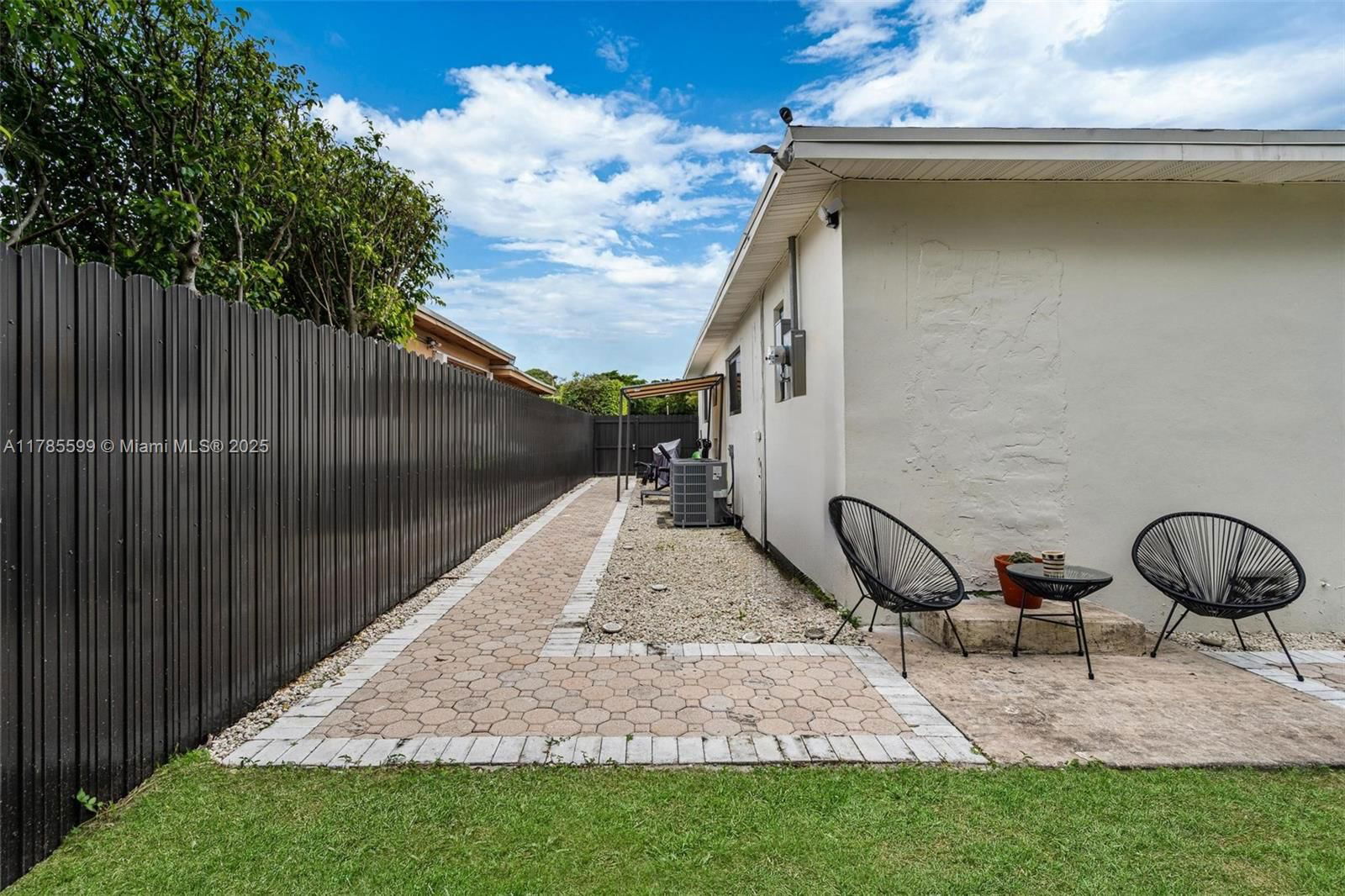 Real estate property located at 13210 28th Ave, Miami-dade, Mongiello 1st Addn Amd, Opa-Locka, FL