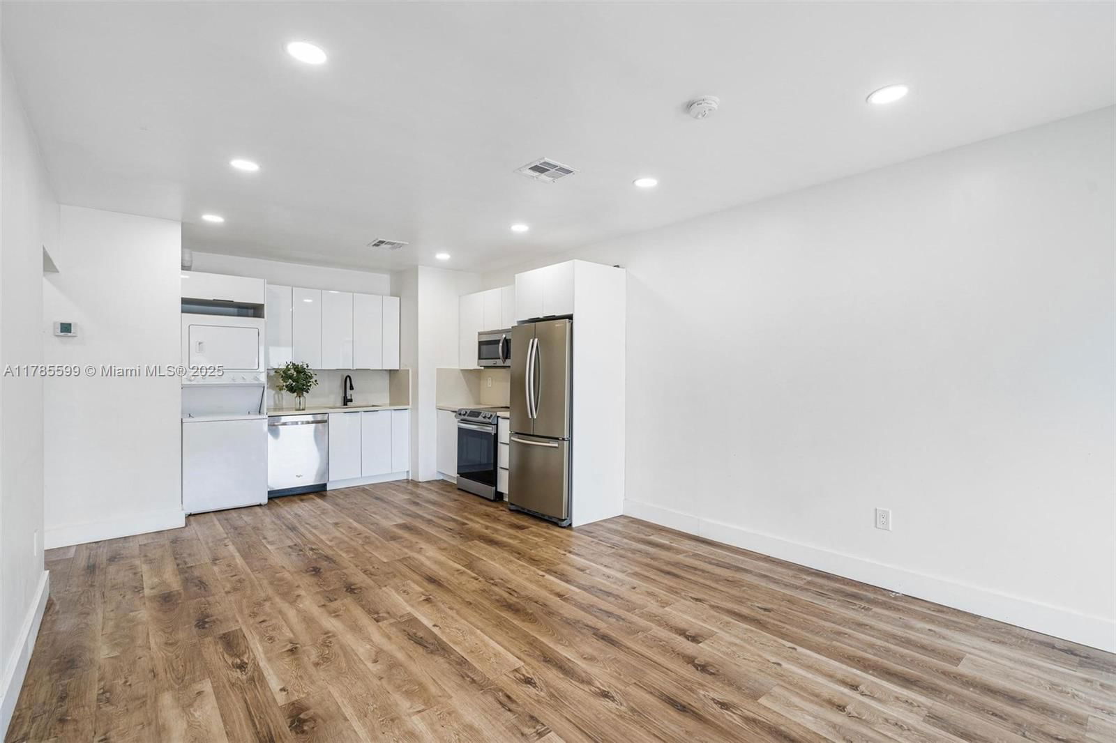 Real estate property located at 13210 28th Ave, Miami-dade, Mongiello 1st Addn Amd, Opa-Locka, FL