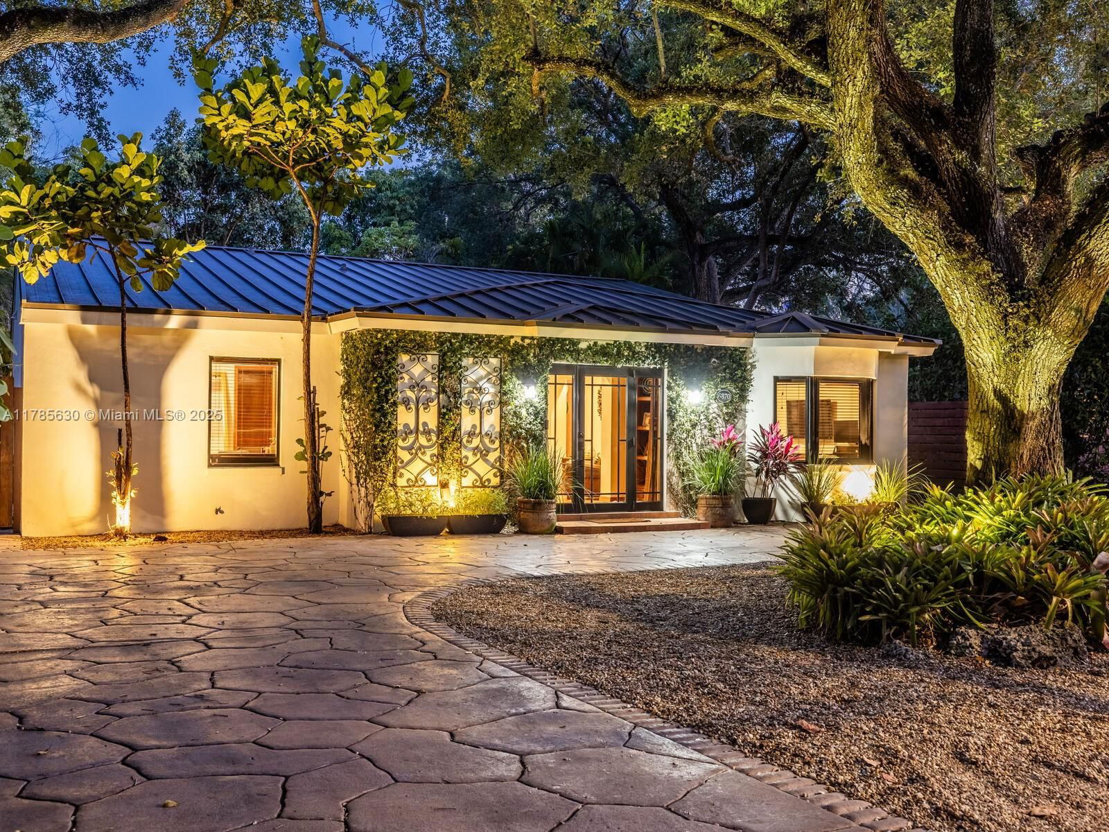 Real estate property located at 6870 77th Ter, Miami-dade, West Larkin Park, South Miami, FL