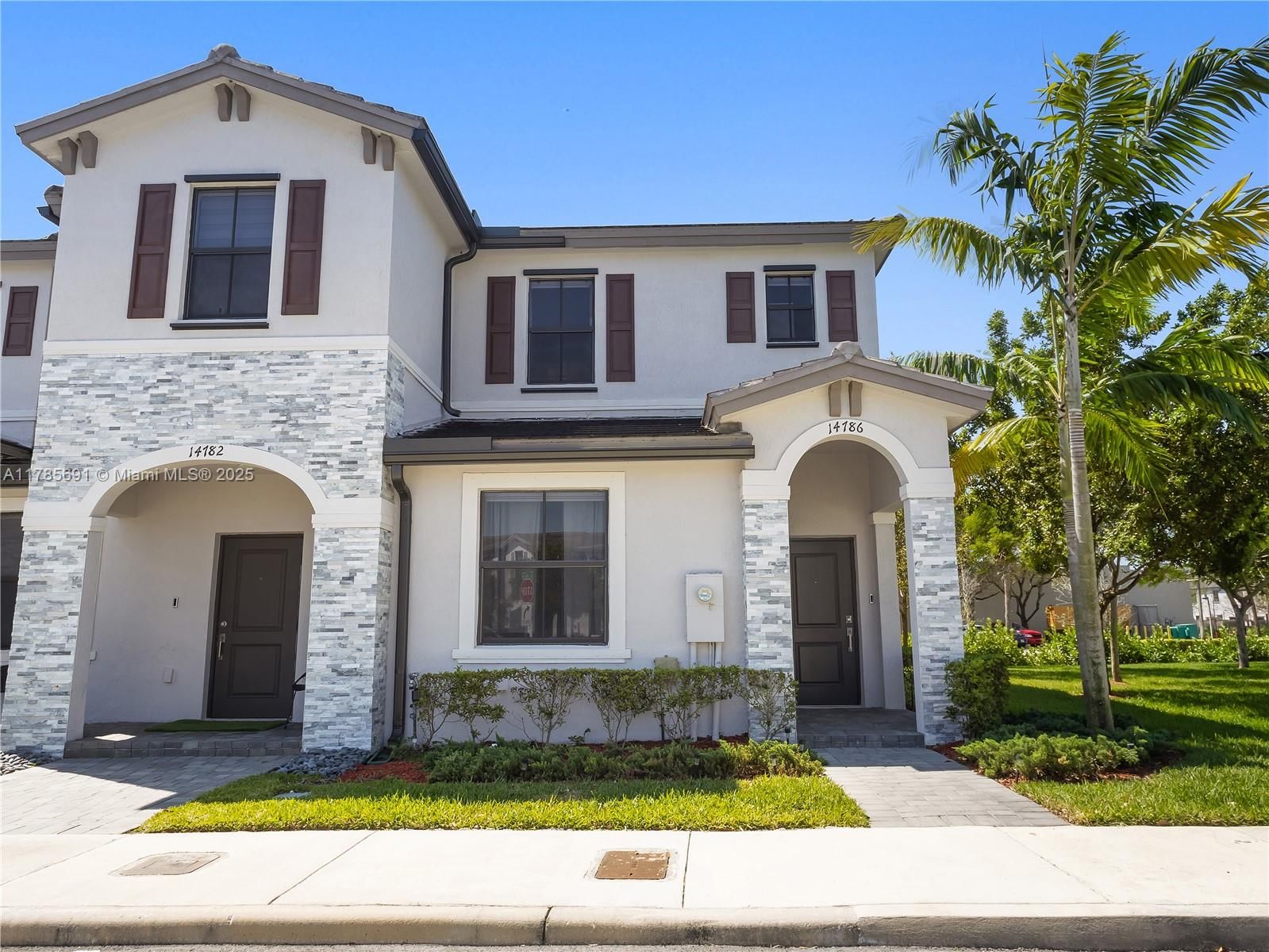 Real estate property located at 14786 181st Ter, Miami-dade, Bowtie Subdivision, Miami, FL