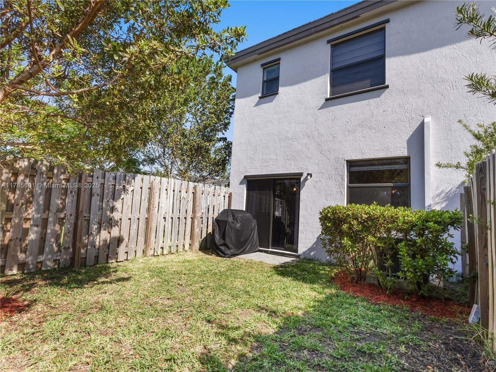 Real estate property located at 14786 181st Ter, Miami-dade, Bowtie Subdivision, Miami, FL