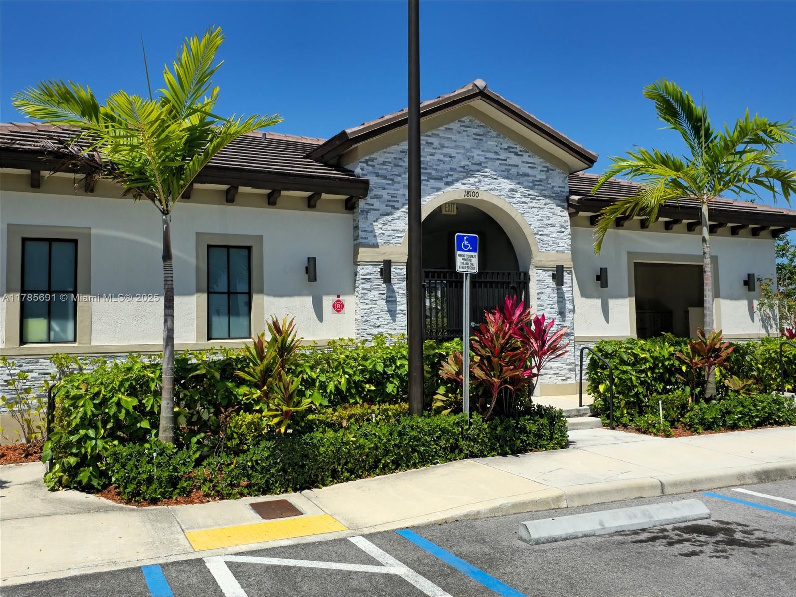 Real estate property located at 14786 181st Ter, Miami-dade, Bowtie Subdivision, Miami, FL