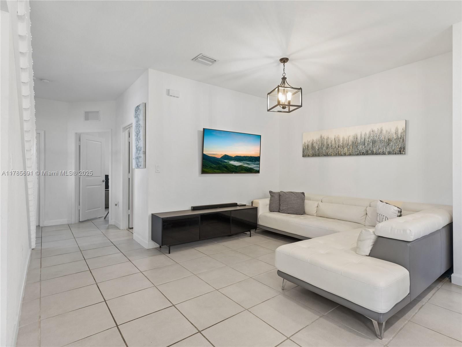 Real estate property located at 14786 181st Ter, Miami-dade, Bowtie Subdivision, Miami, FL