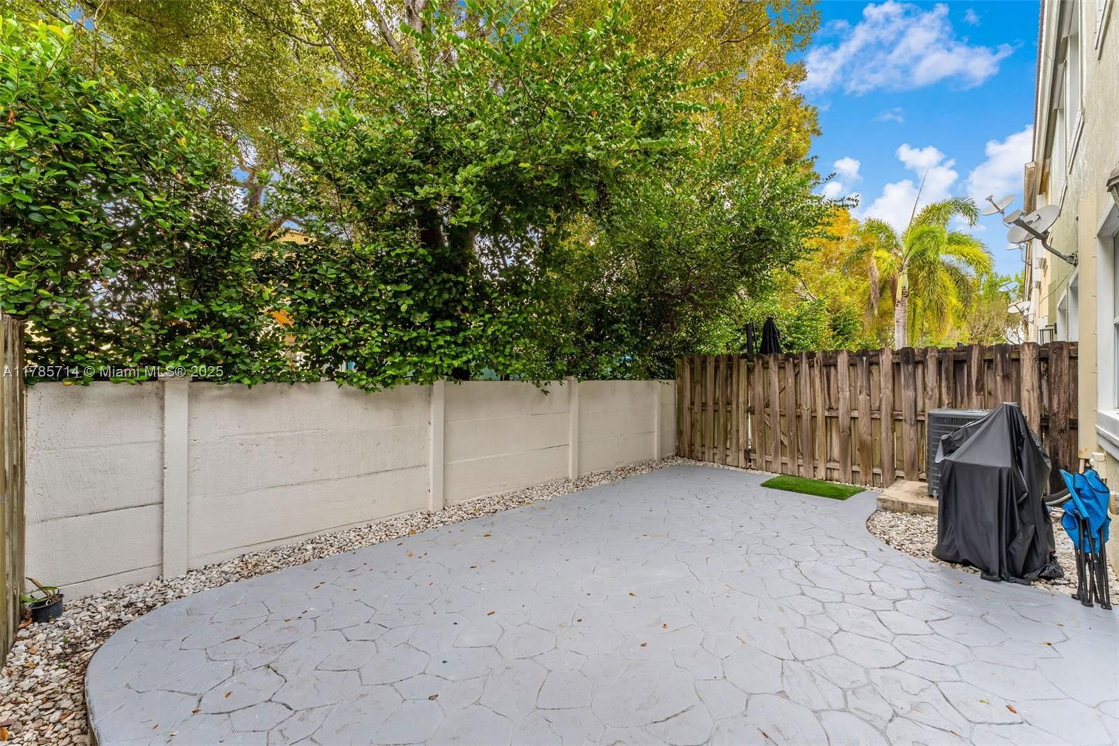 Real estate property located at 4132 149th Pl, Miami-dade, Sorrento Townhomes, Miami, FL