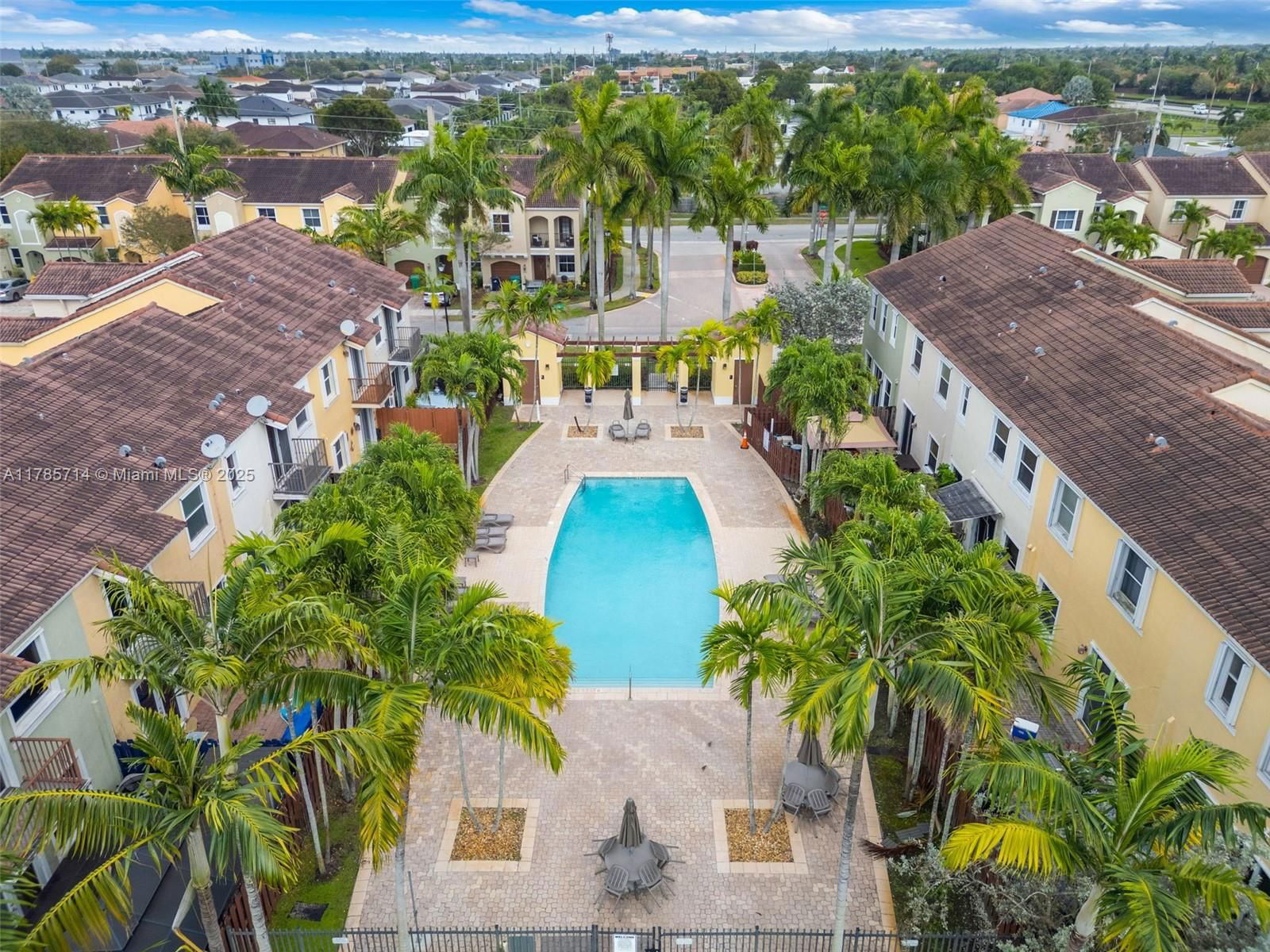 Real estate property located at 4132 149th Pl, Miami-dade, Sorrento Townhomes, Miami, FL
