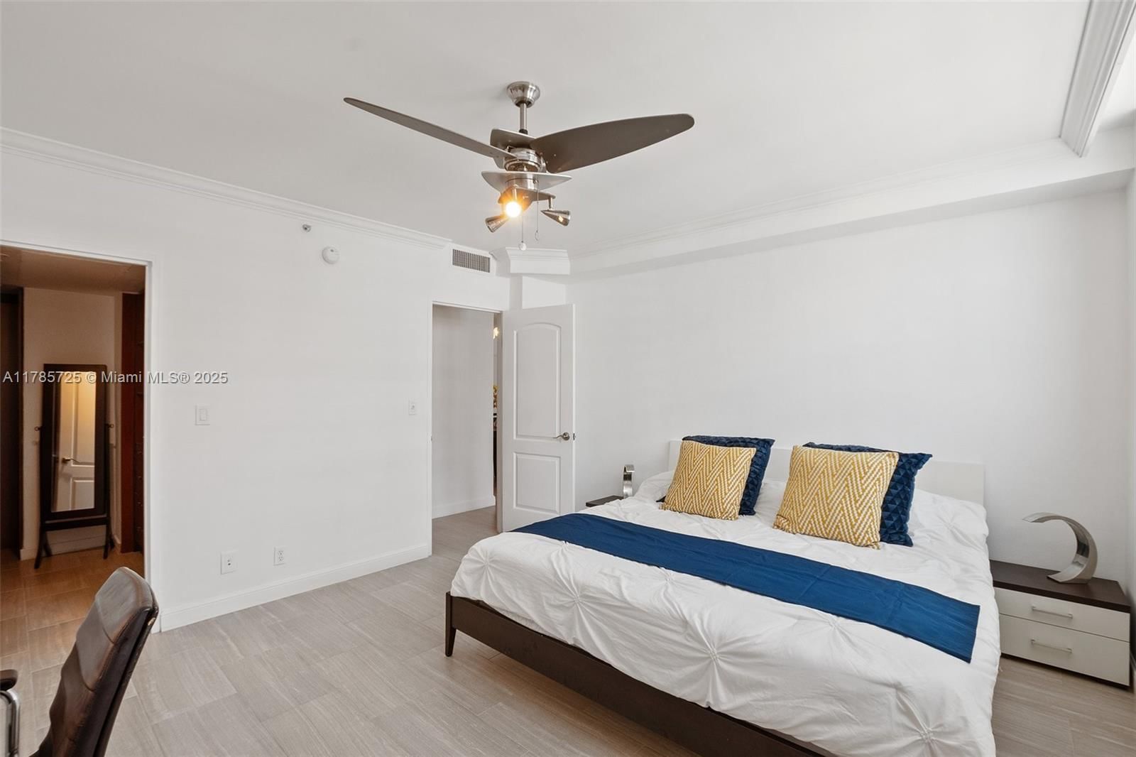 Real estate property located at 3001 Ocean Dr #1407, Broward, Residences On Hollywood B, Hollywood, FL