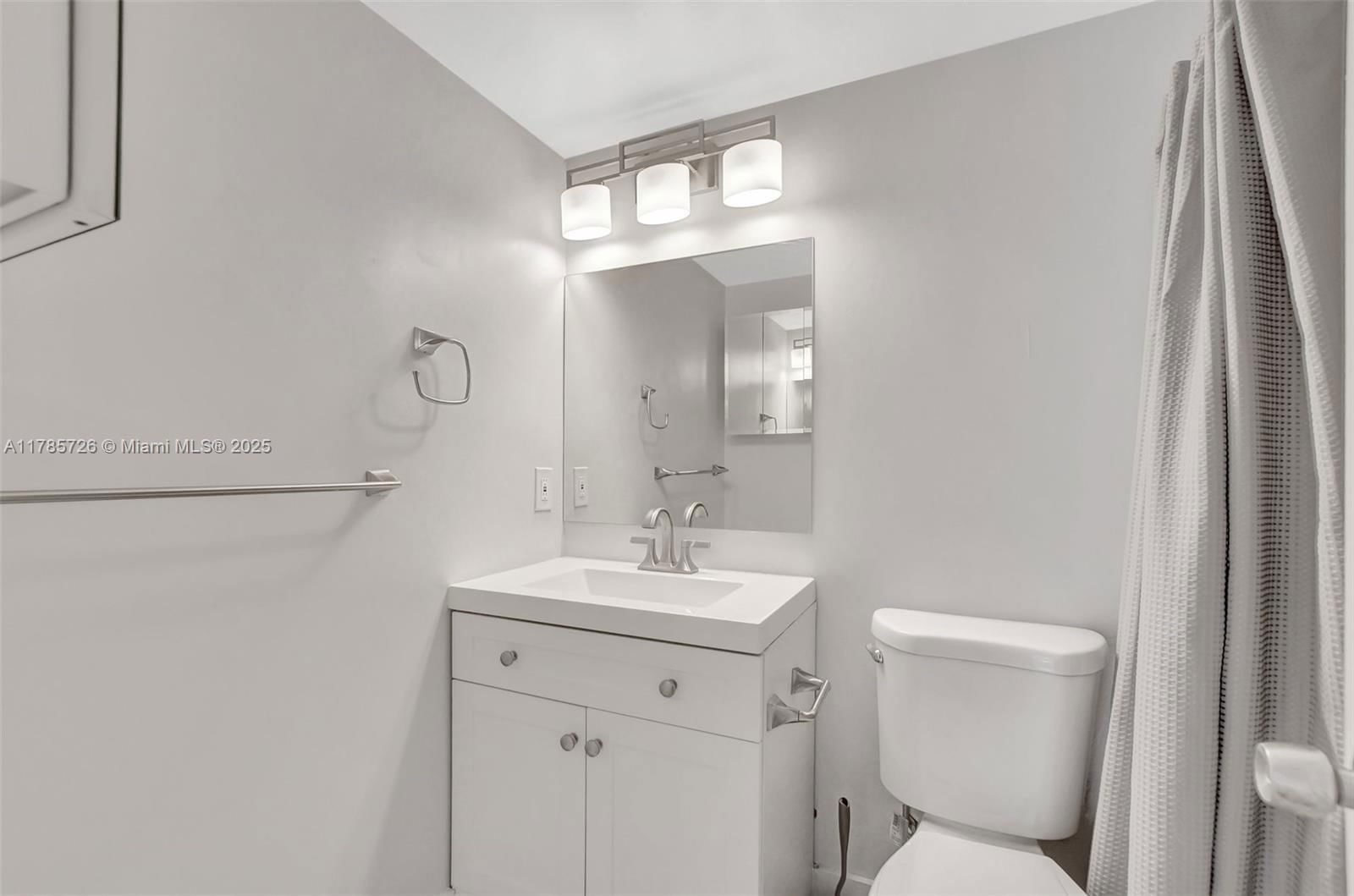 Real estate property located at 3023 Cambridge B #3023, Broward, Century Village Cambridge, Deerfield Beach, FL
