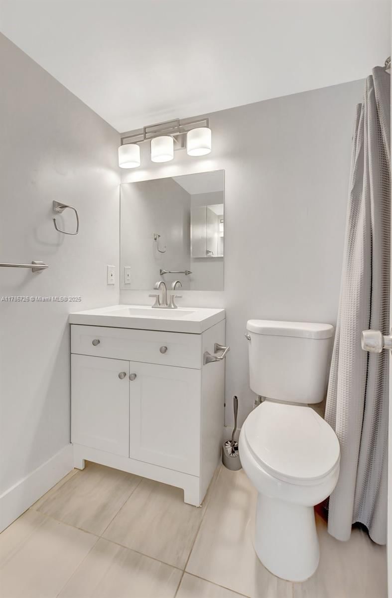Real estate property located at 3023 Cambridge B #3023, Broward, Century Village Cambridge, Deerfield Beach, FL
