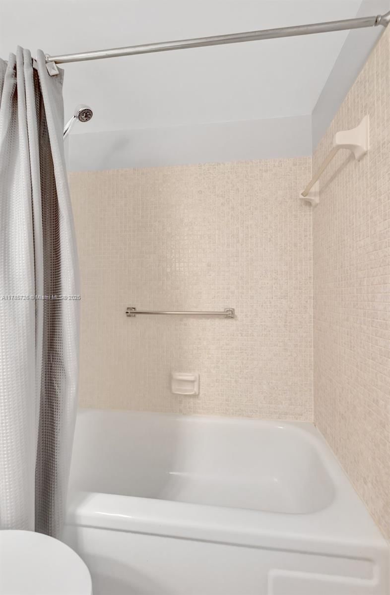 Real estate property located at 3023 Cambridge B #3023, Broward, Century Village Cambridge, Deerfield Beach, FL