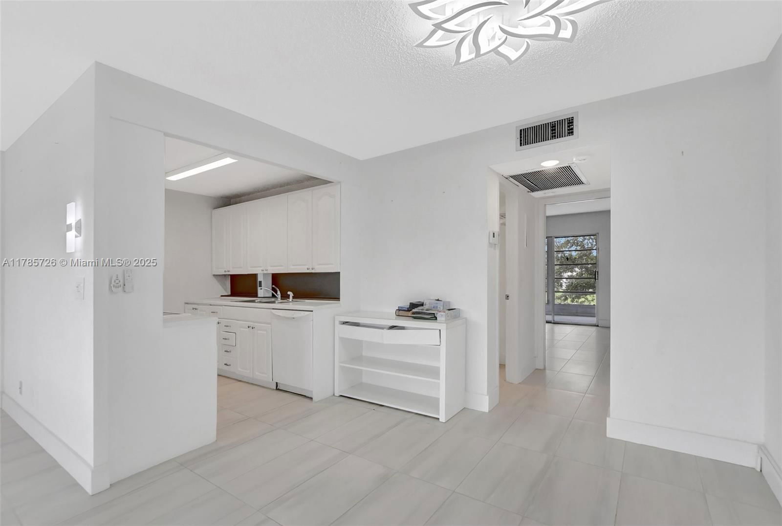 Real estate property located at 3023 Cambridge B #3023, Broward, Century Village Cambridge, Deerfield Beach, FL