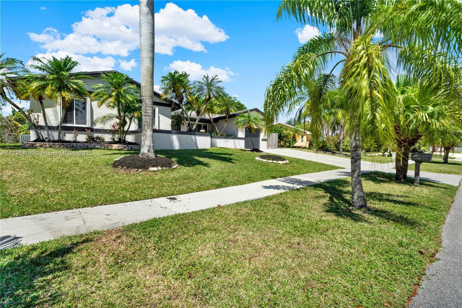 Real estate property located at 21420 97th Pl, Miami-dade, Old Cutler Common Unit 2, Cutler Bay, FL