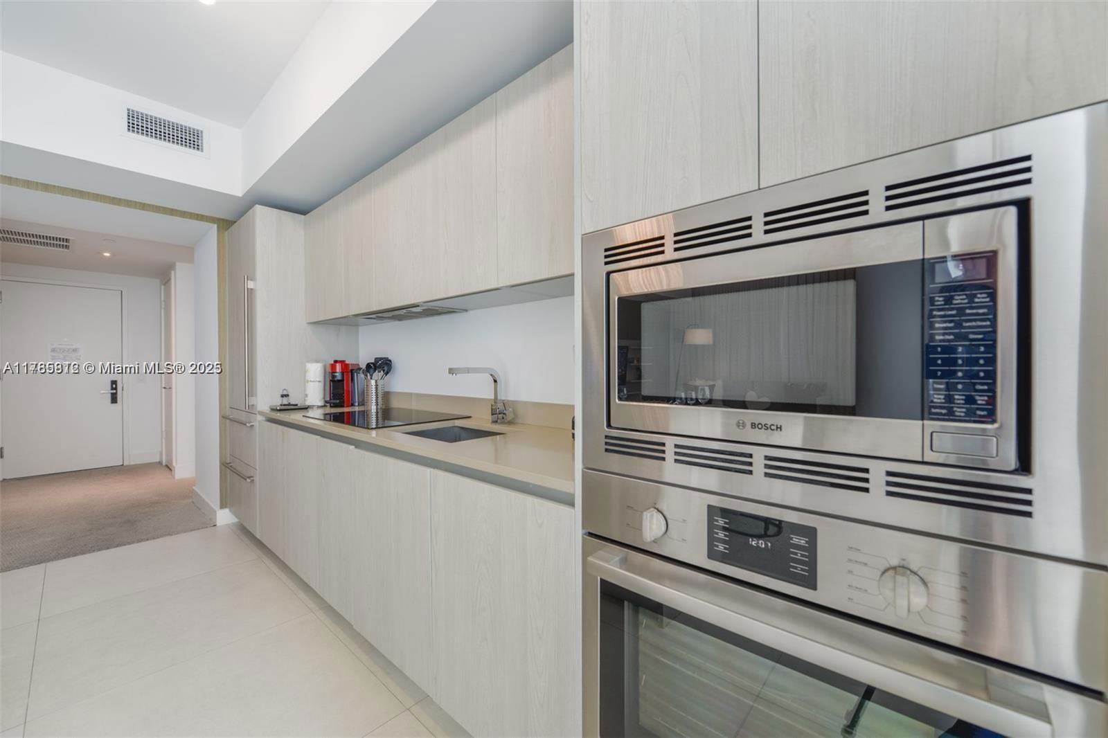 Real estate property located at 4111 Ocean Dr #2711, Broward, Lyfe / Hyde, Hollywood, FL