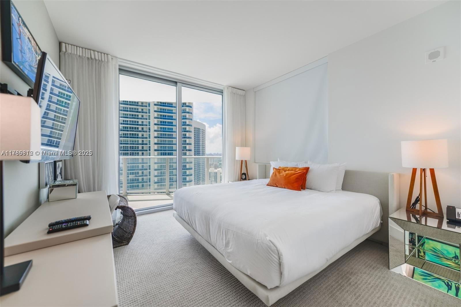 Real estate property located at 4111 Ocean Dr #2711, Broward, Lyfe / Hyde, Hollywood, FL