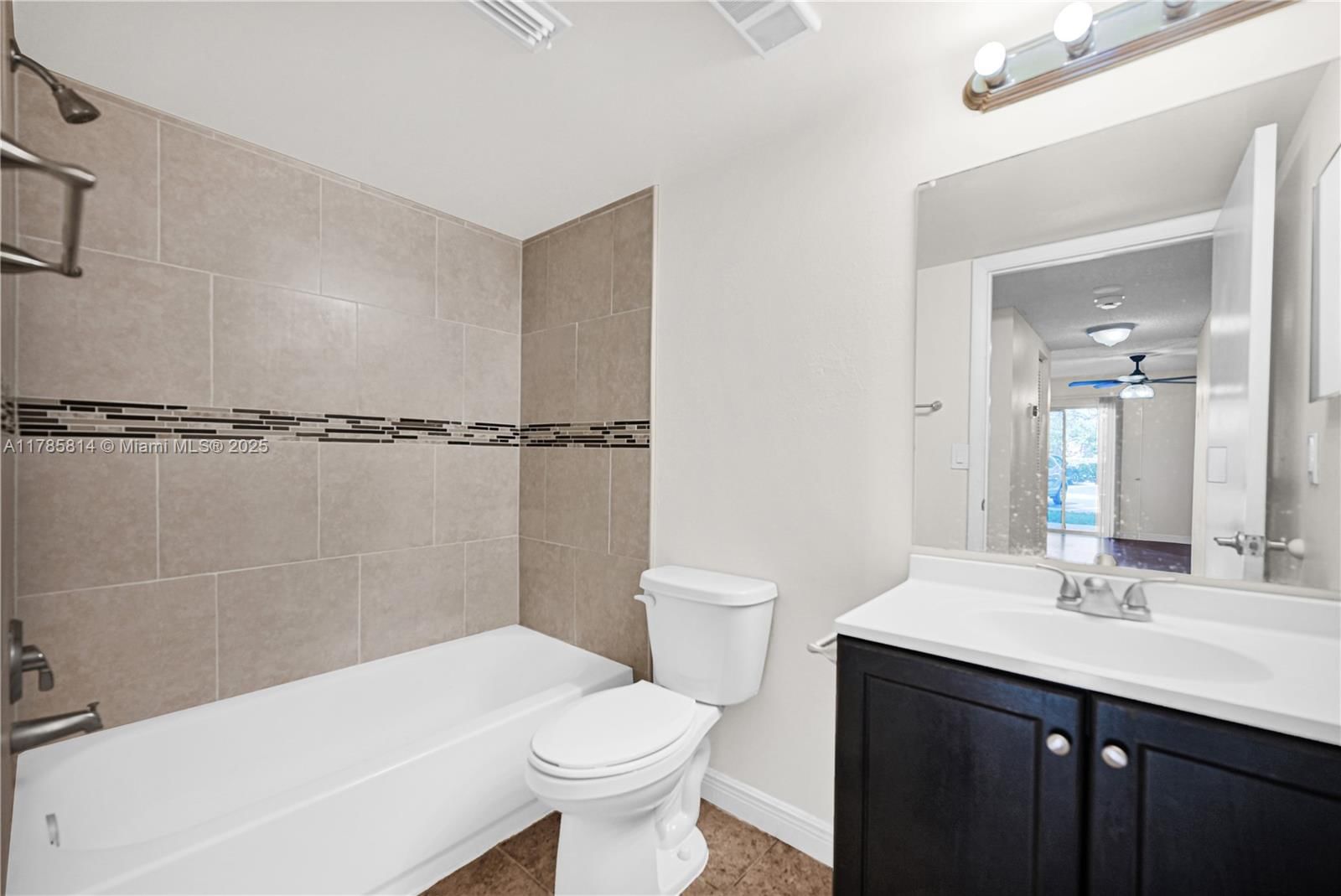 Real estate property located at 7640 Westwood Dr #404, Broward, South Palm Place Condo, Tamarac, FL