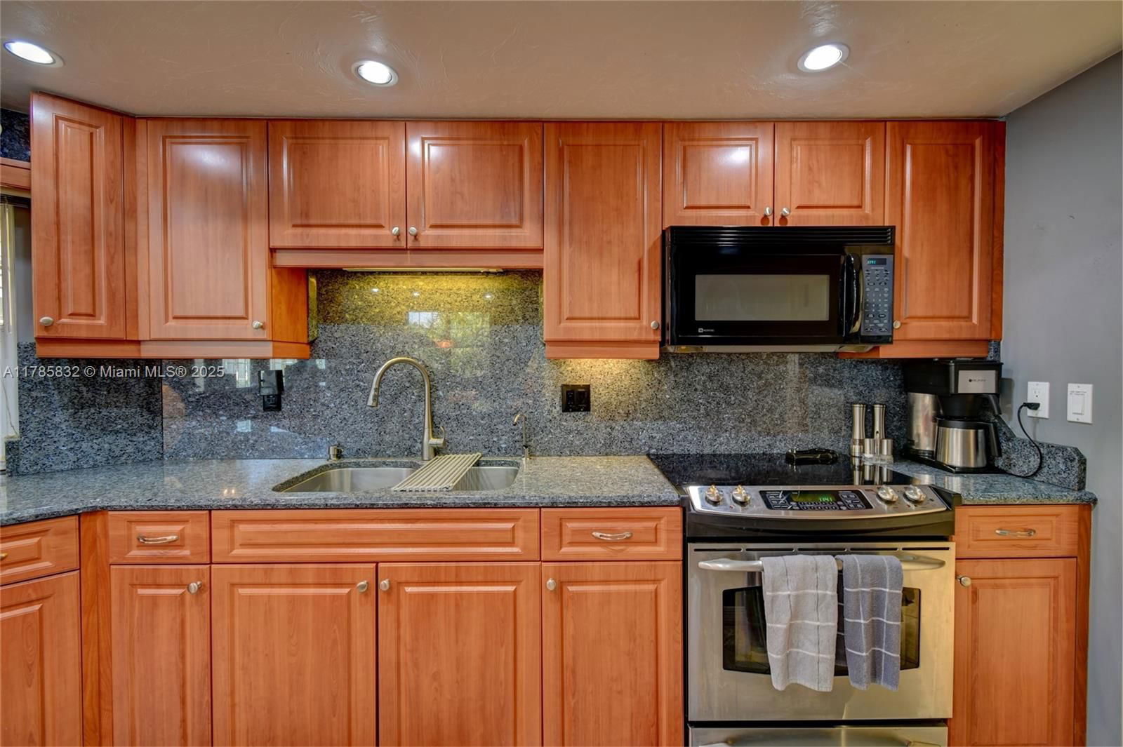 Real estate property located at 844 Haskell, Lee, Twin Lakes Estates, Lehigh Acres, FL