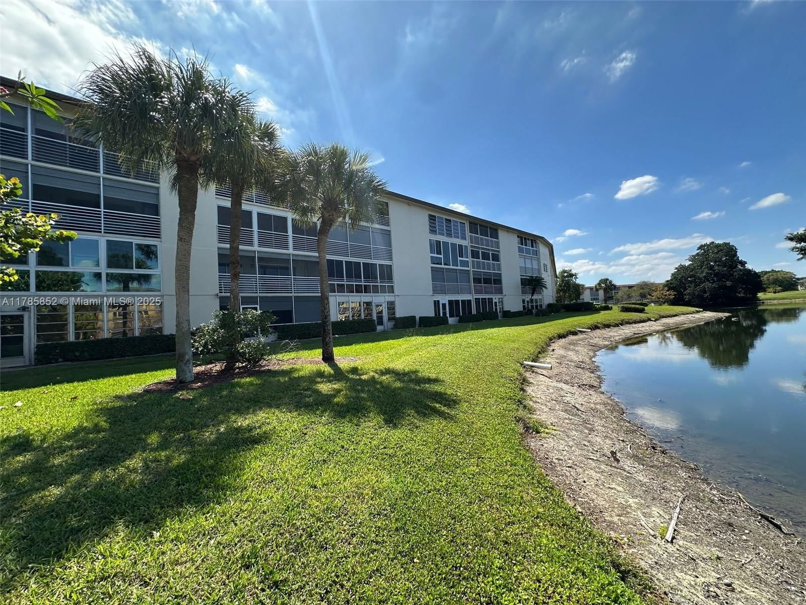 Real estate property located at 3101 Portofino Pt M2, Broward, Portofino Village 2-a Con, Coconut Creek, FL