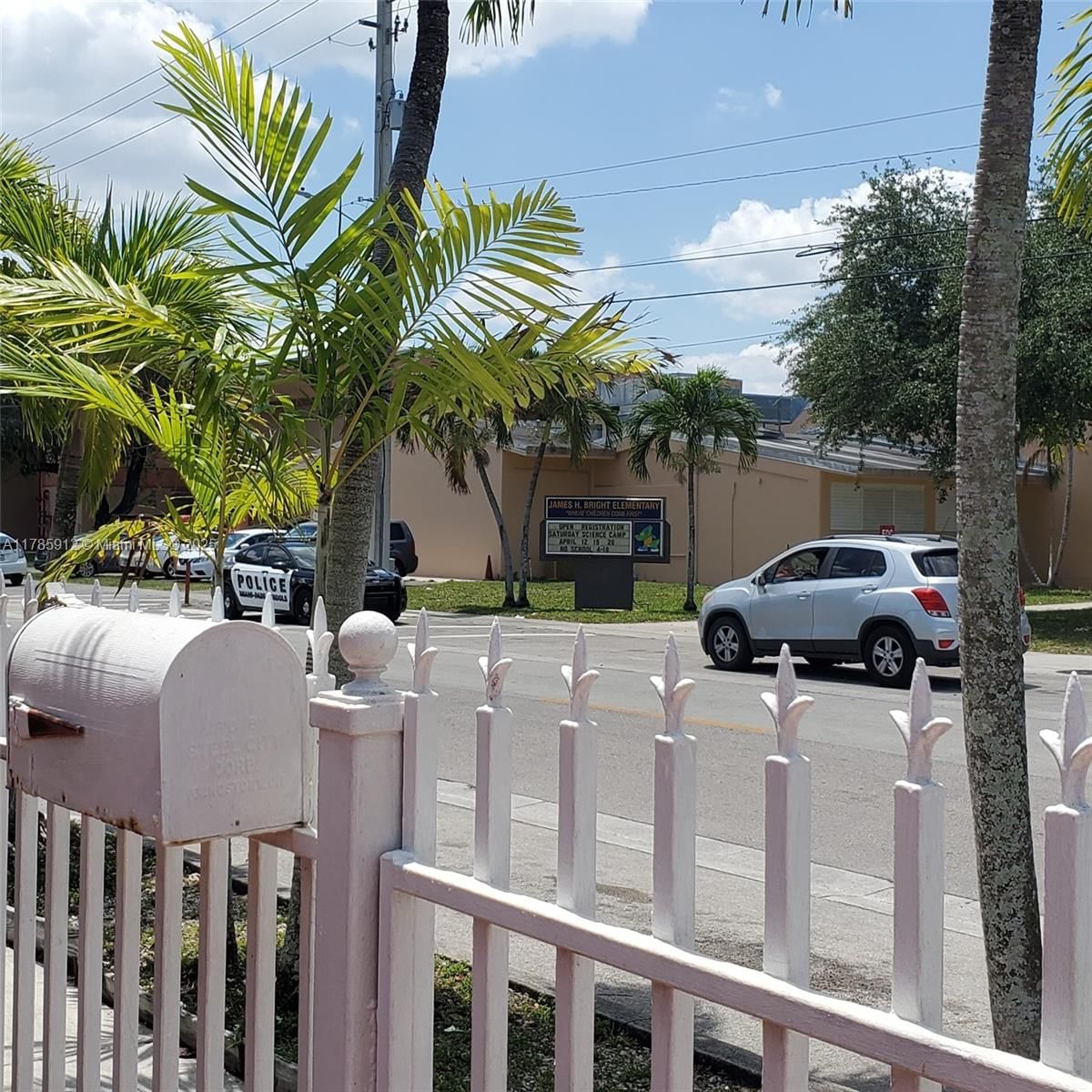 Real estate property located at 2541 10th Ave, Miami-dade, Hialeah Homesites 1st Add, Hialeah, FL