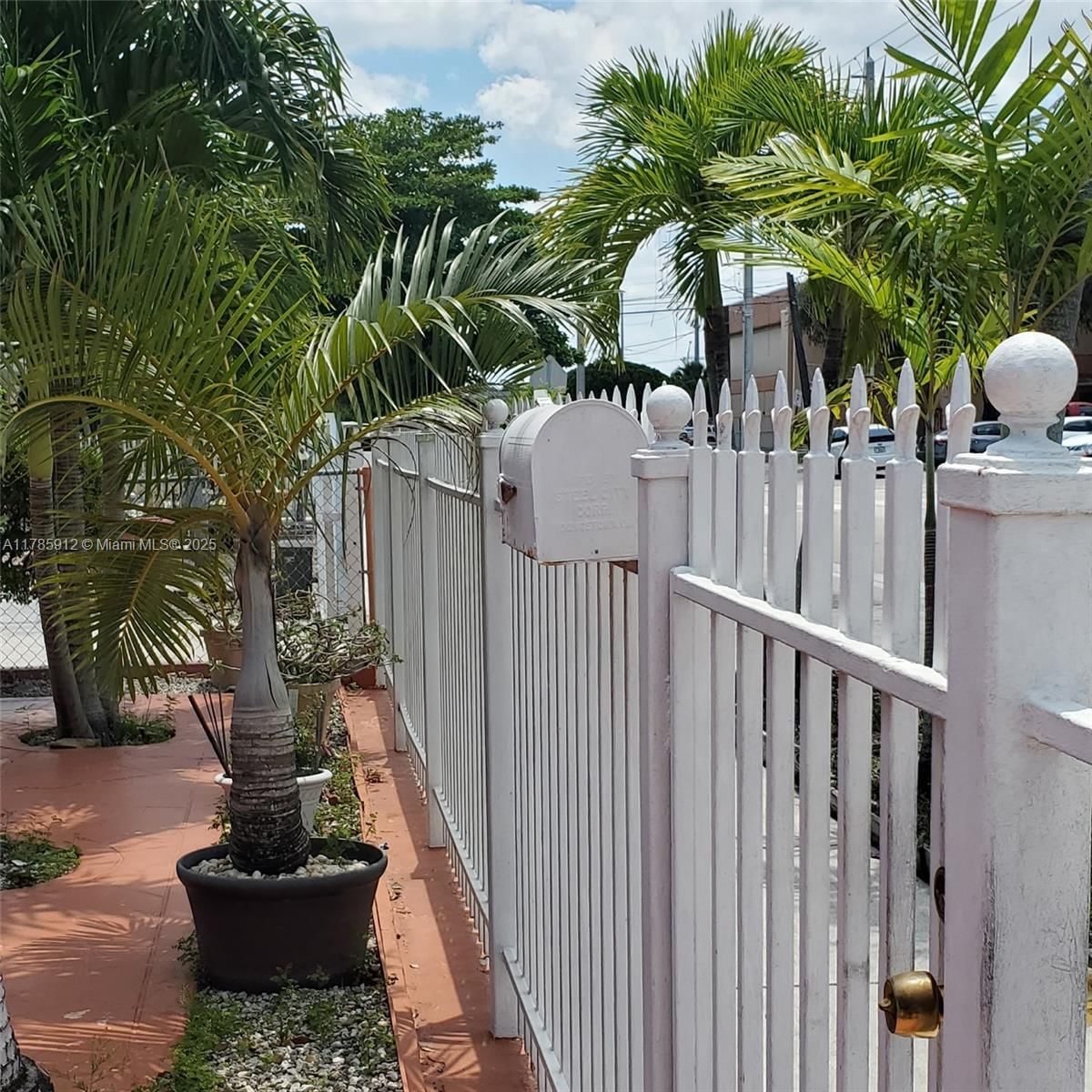Real estate property located at 2541 10th Ave, Miami-dade, Hialeah Homesites 1st Add, Hialeah, FL