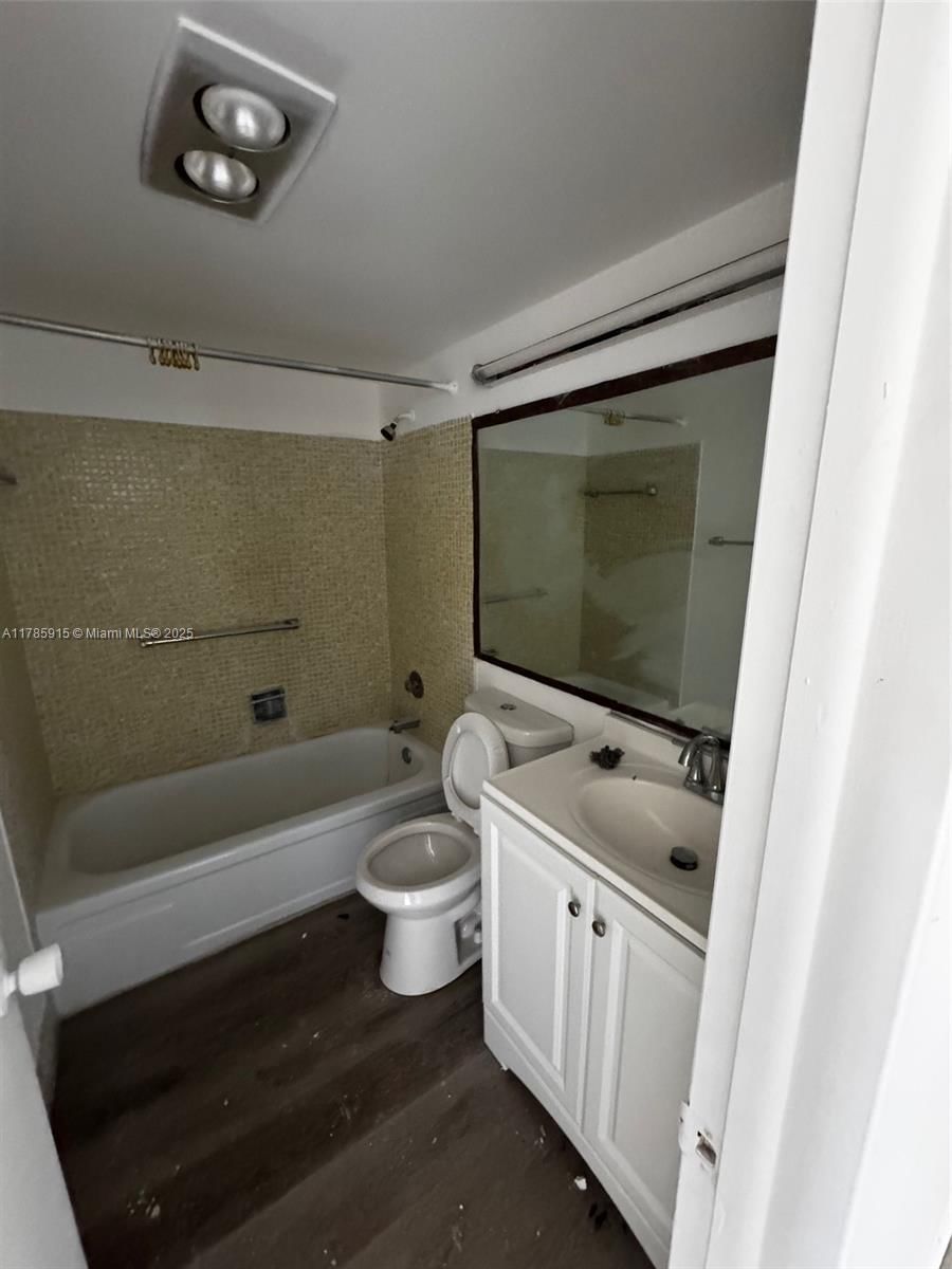 Real estate property located at 42 Sheffield B B, Palm Beach, Sheffield Condos A To Q, West Palm Beach, FL