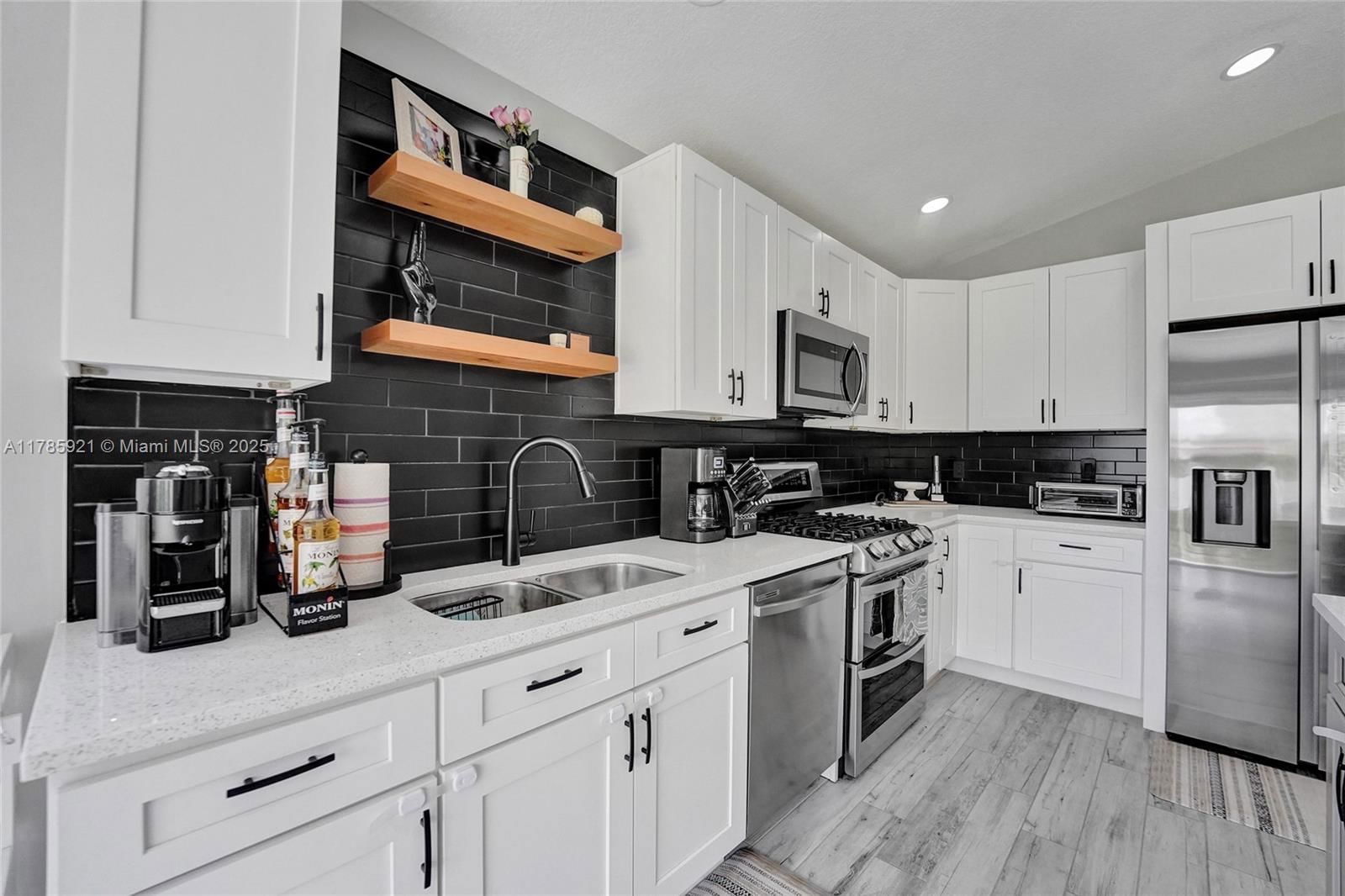 Real estate property located at 13460 6th Dr, Broward, Sawgrass Plantation, Plantation, FL