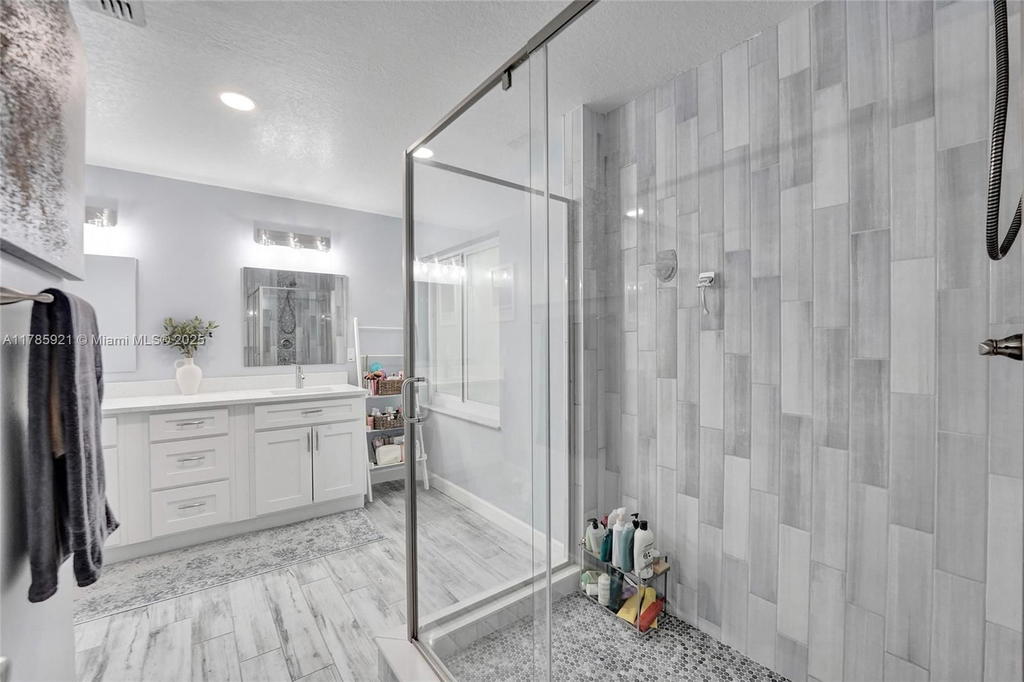 Real estate property located at 13460 6th Dr, Broward, Sawgrass Plantation, Plantation, FL