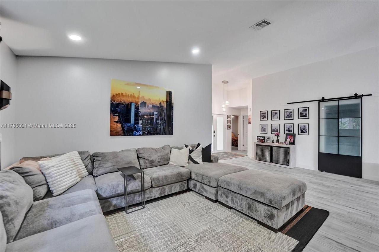 Real estate property located at 13460 6th Dr, Broward, Sawgrass Plantation, Plantation, FL