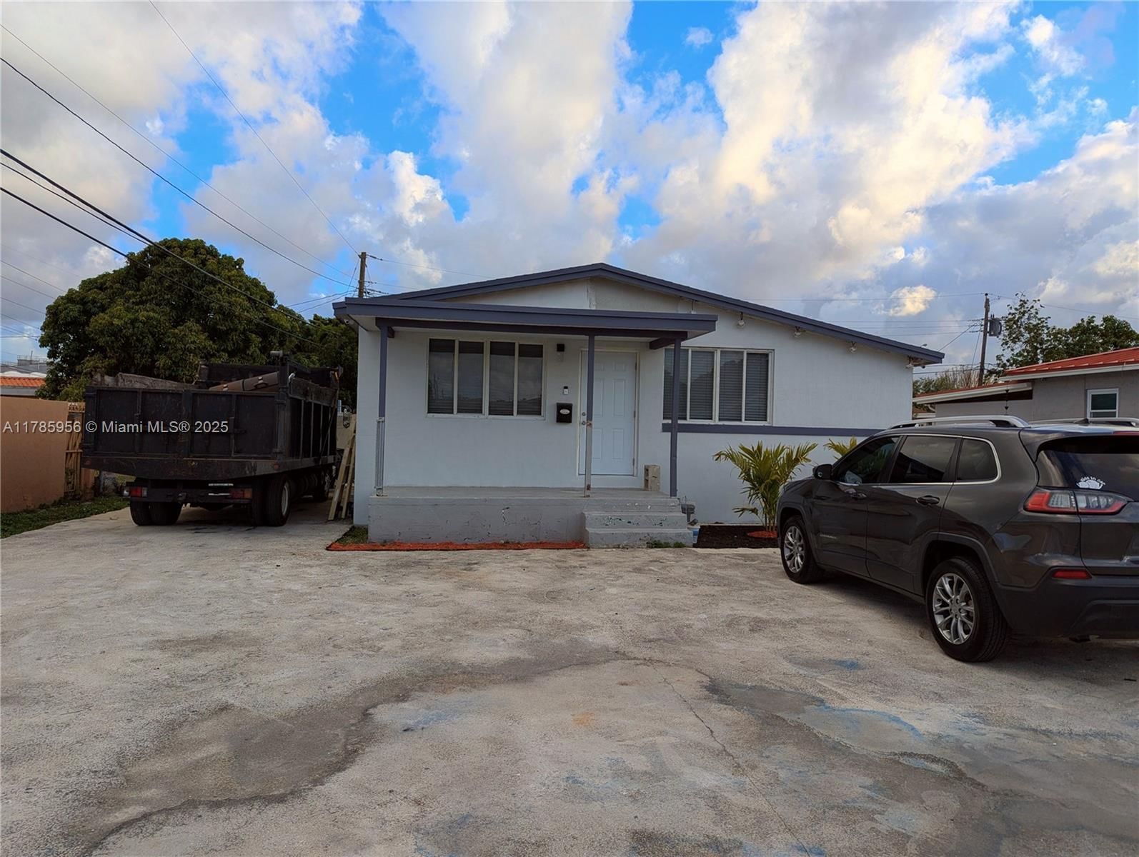 Real estate property located at 320 13th St, Miami-dade, Hialeah 5th Addn, Hialeah, FL